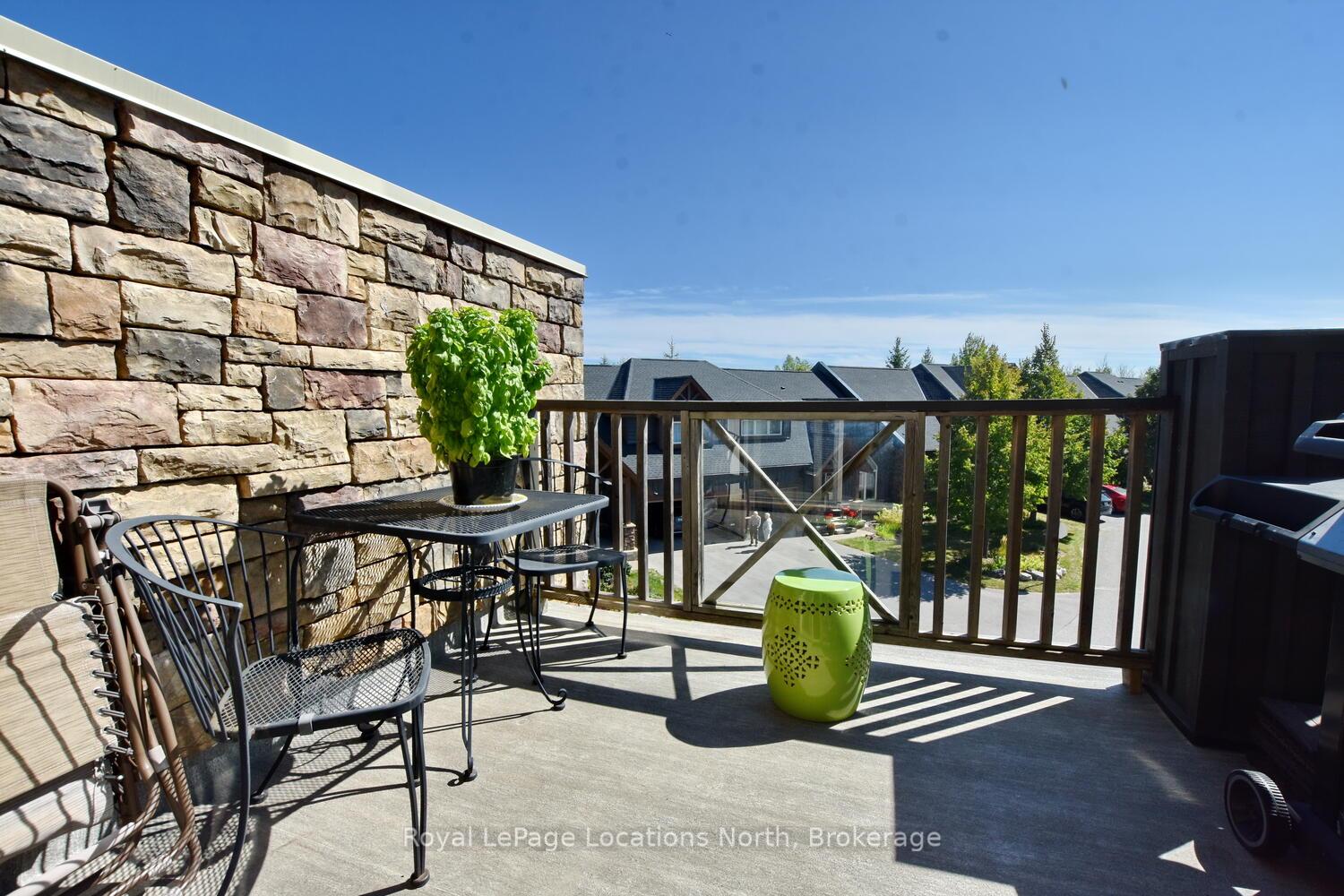 Photo 4 of 30 Joseph Trail, Collingwood — HOMEH