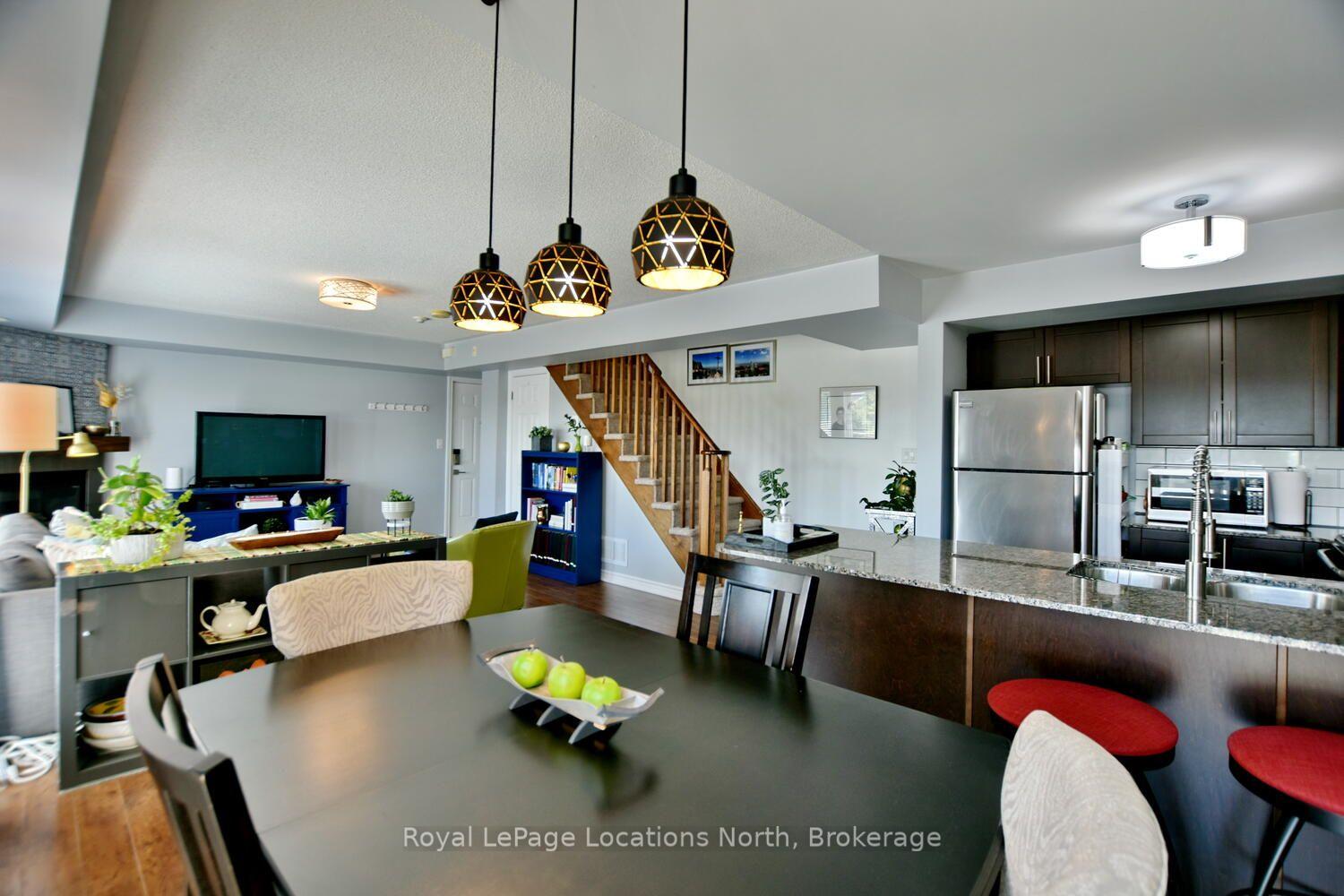 Photo 12 of 30 Joseph Trail, Collingwood — HOMEH