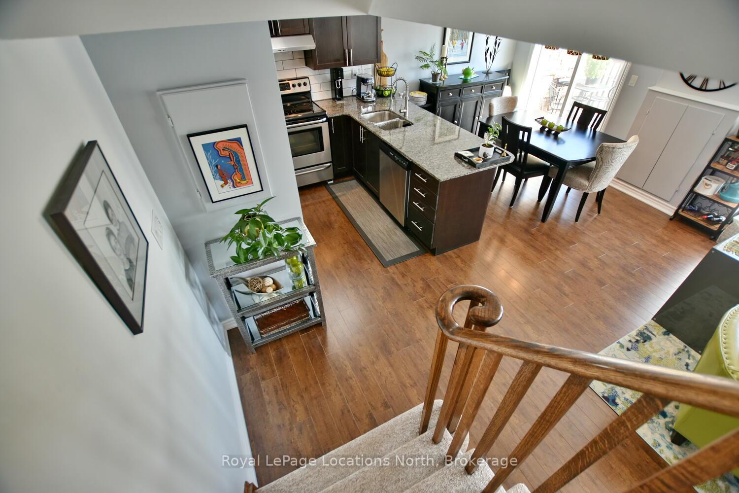 Photo 17 of 30 Joseph Trail, Collingwood — HOMEH