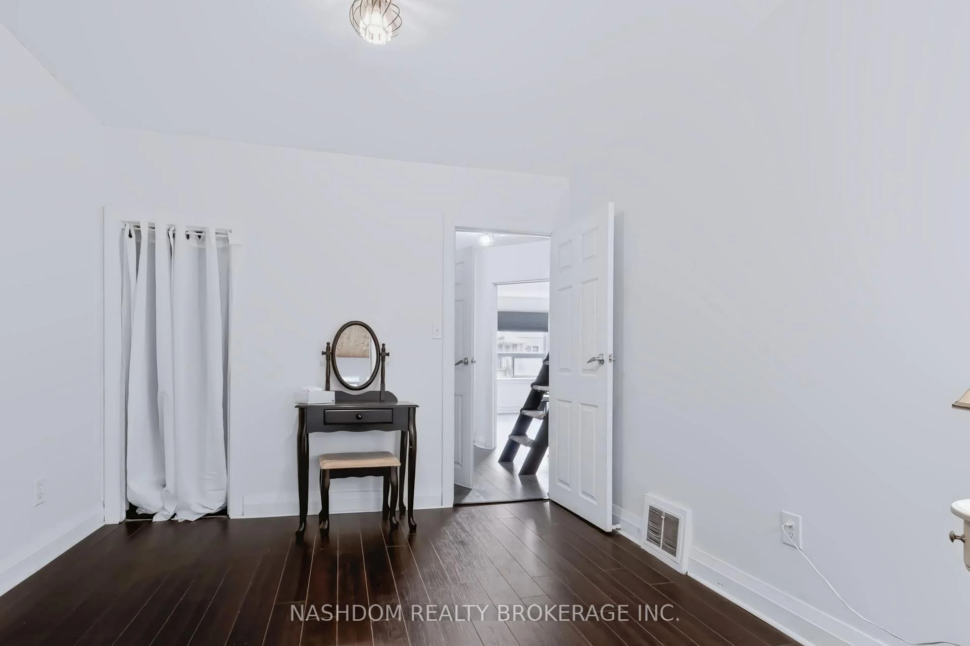 Photo 28 of 703 Brighton Avenue, Hamilton, Parkview — HOMEH