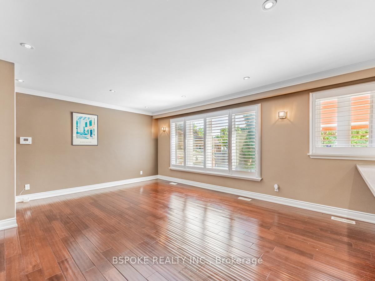 Photo 6 of Unit Upper, 252 Thistle Down Boulevard, Etobicoke, Thistletown-Beaumonde Heights — HOMEH