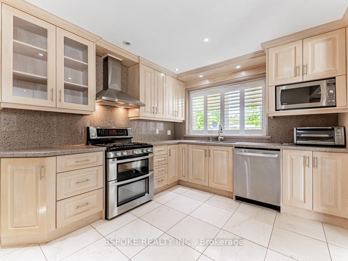 Photo 12 of Unit Upper, 252 Thistle Down Boulevard, Etobicoke, Thistletown-Beaumonde Heights — HOMEH