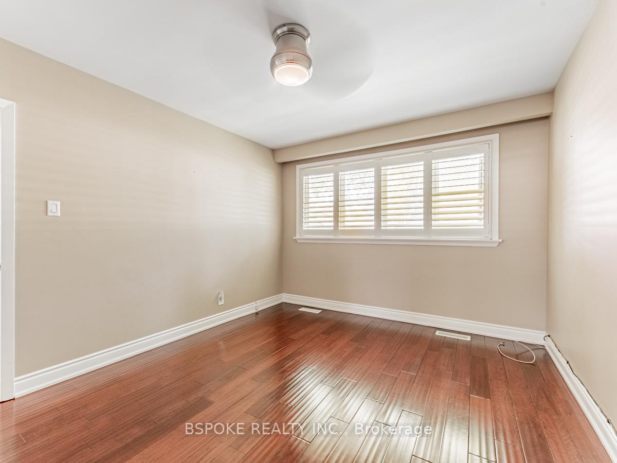 Photo 17 of Unit Upper, 252 Thistle Down Boulevard, Etobicoke, Thistletown-Beaumonde Heights — HOMEH