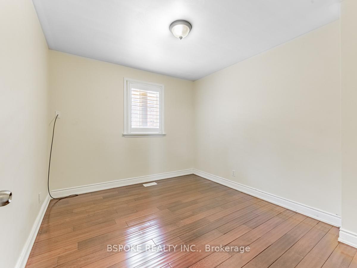 Photo 18 of Unit Upper, 252 Thistle Down Boulevard, Etobicoke, Thistletown-Beaumonde Heights — HOMEH
