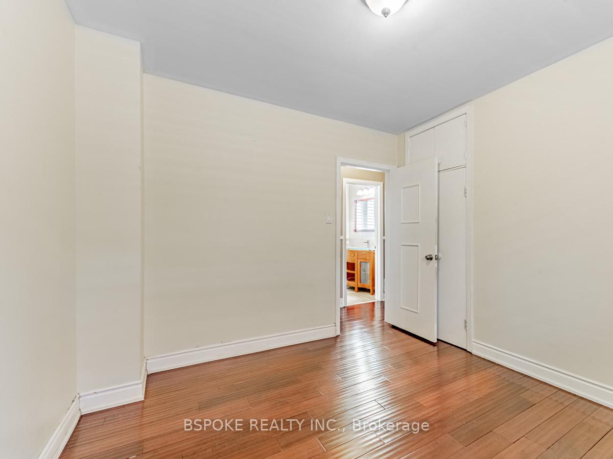 Photo 19 of Unit Upper, 252 Thistle Down Boulevard, Etobicoke, Thistletown-Beaumonde Heights — HOMEH