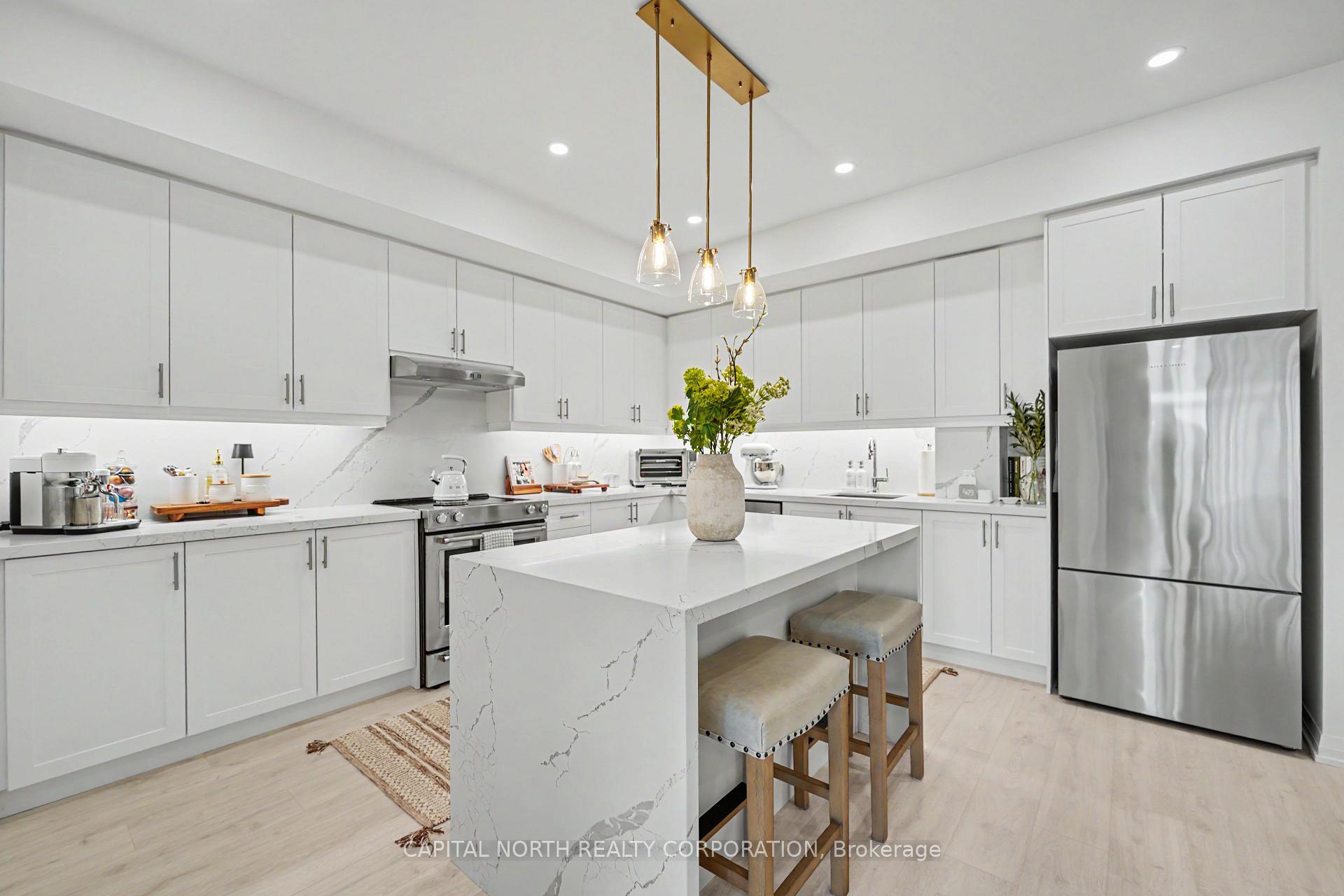 Photo 5 of Unit 703, 9000 Jane Street, Vaughan, Vellore Village — HOMEH