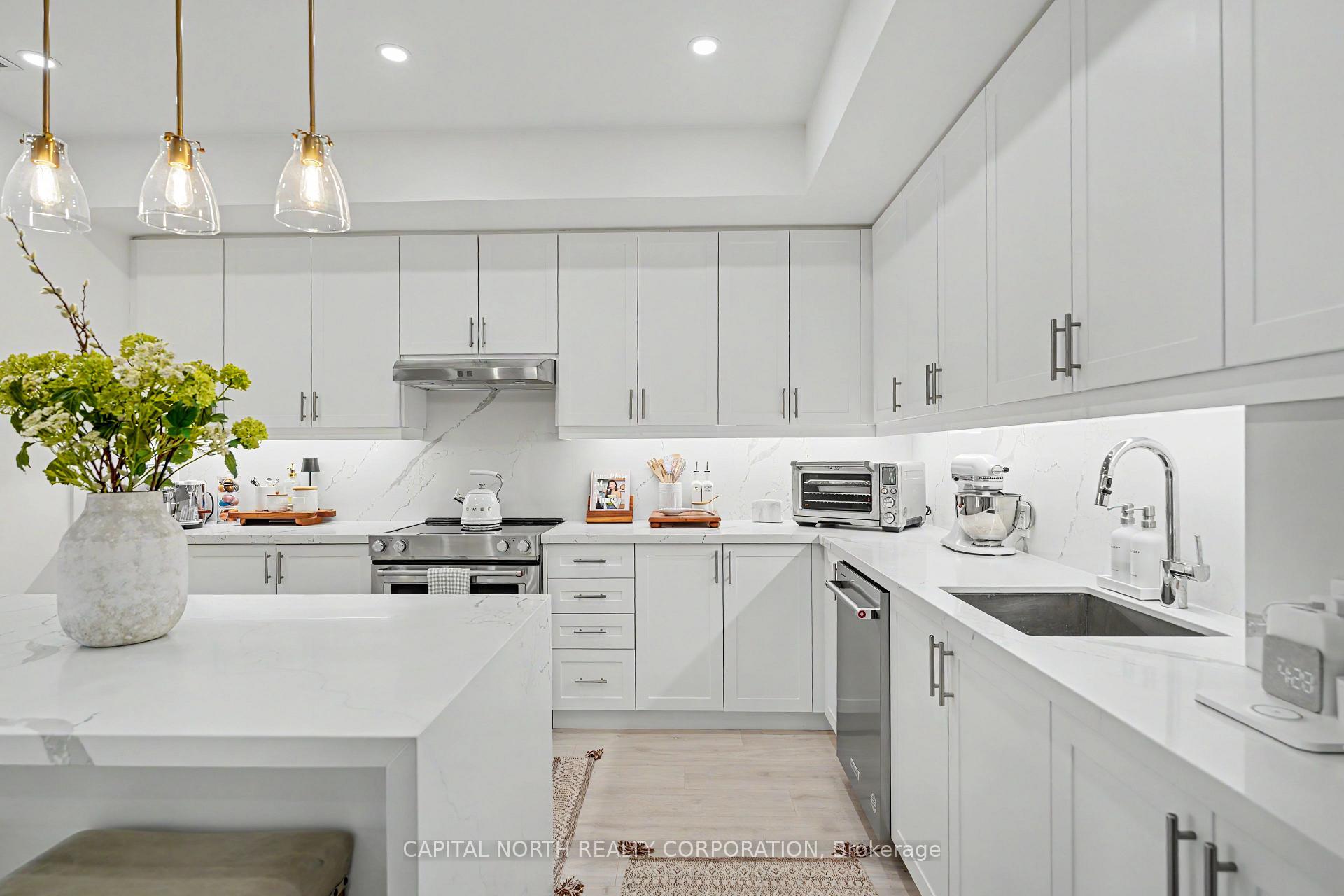 Photo 6 of Unit 703, 9000 Jane Street, Vaughan, Vellore Village — HOMEH