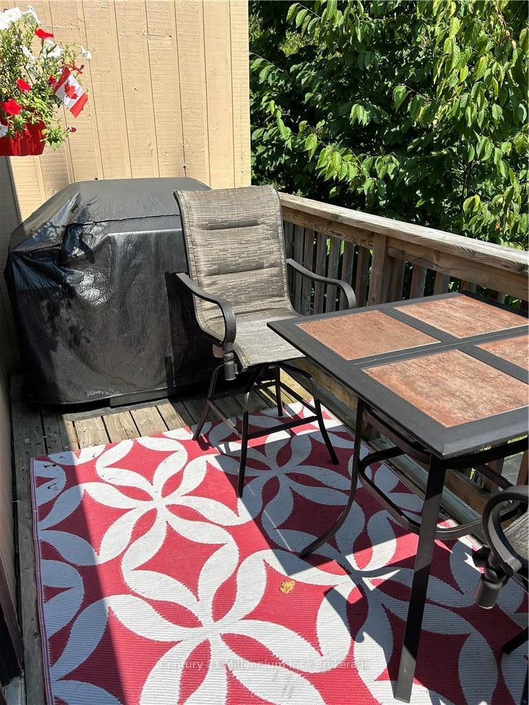 Photo 2 of 185 Escarpment Crescent, Collingwood — HOMEH