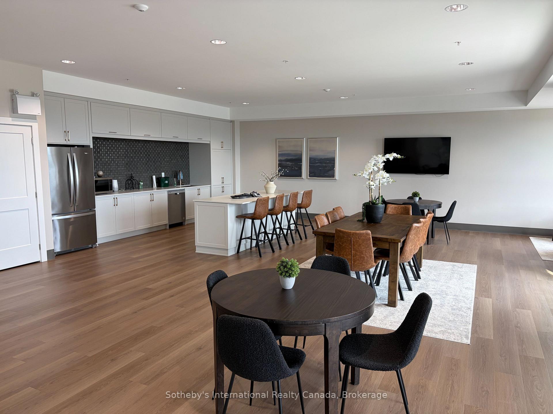 Photo 18 of 4 Kimberly Lane, Collingwood — HOMEH