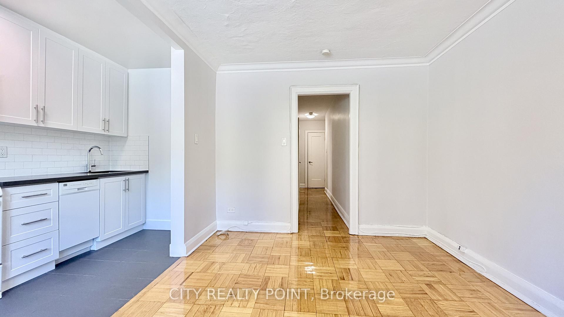 Photo 4 of Unit 218, 396 Avenue Road, Toronto, Casa Loma — HOMEH