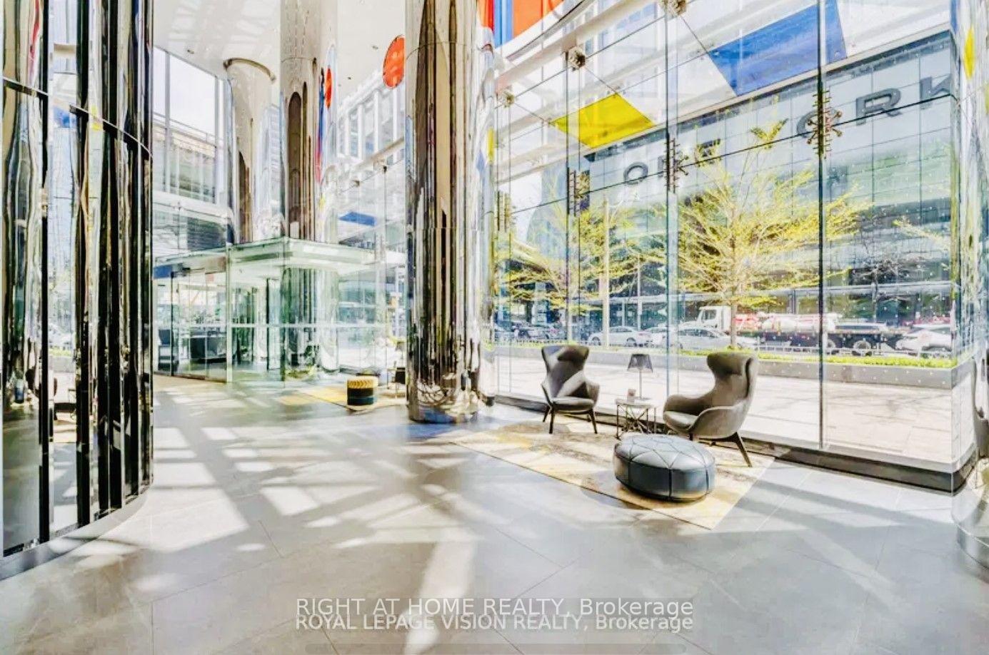 Photo 5 of Unit 3213, 10 York Street, Toronto, Waterfront Communities — HOMEH