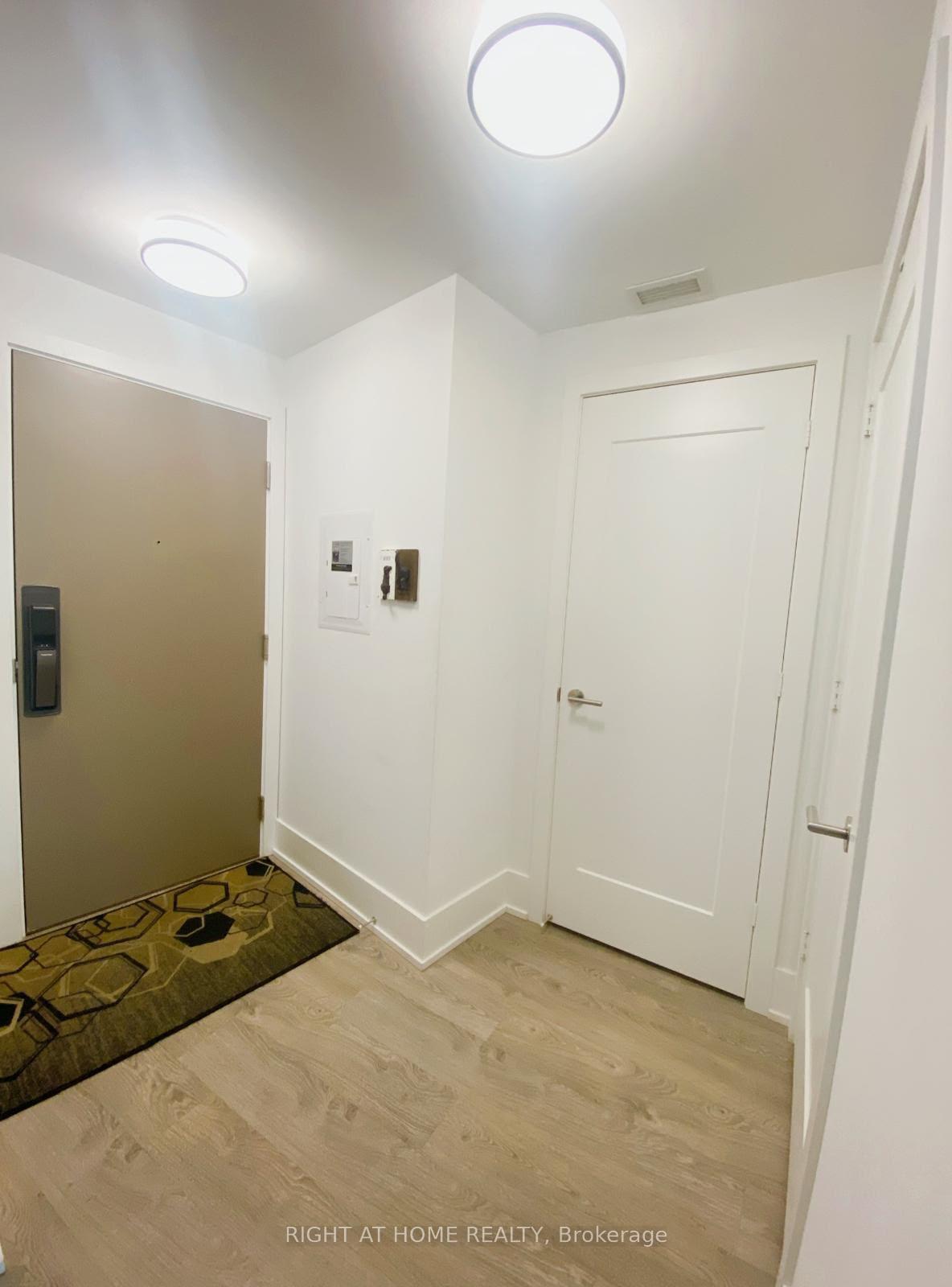 Photo 10 of Unit 3213, 10 York Street, Toronto, Waterfront Communities — HOMEH