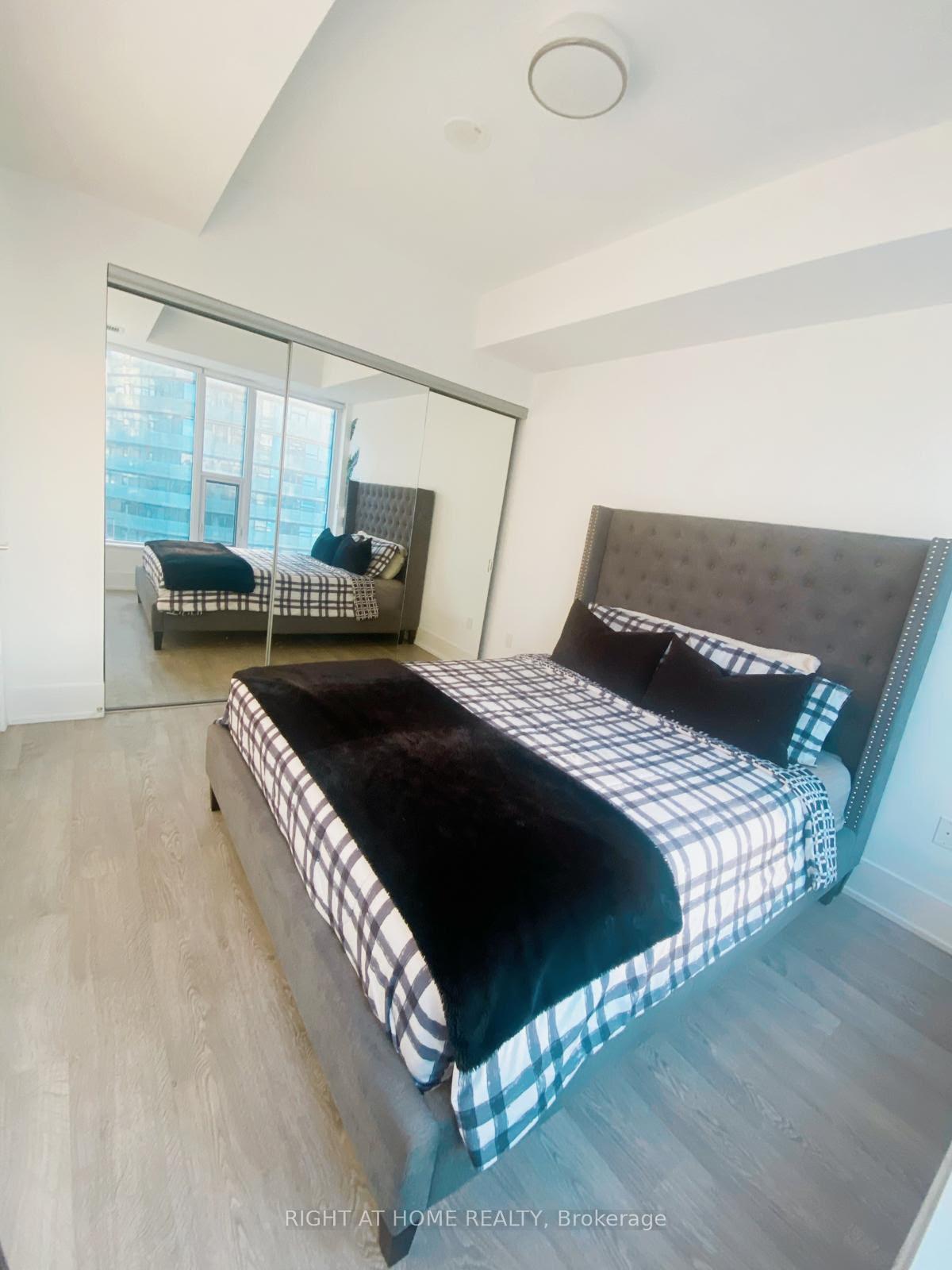 Photo 19 of Unit 3213, 10 York Street, Toronto, Waterfront Communities — HOMEH