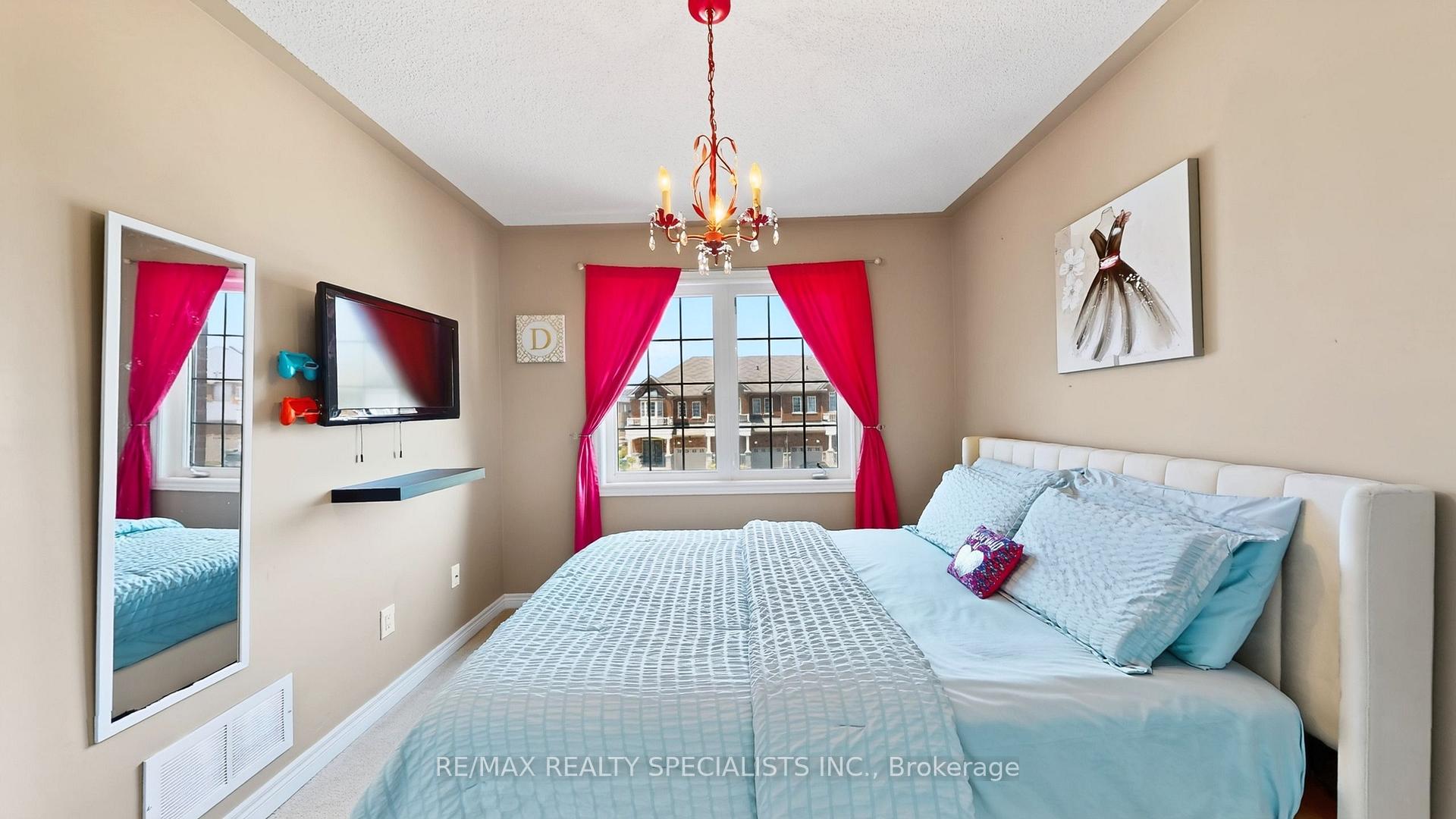 Photo 9 of 30 Pendulum Circle, Brampton, Sandringham-Wellington — HOMEH
