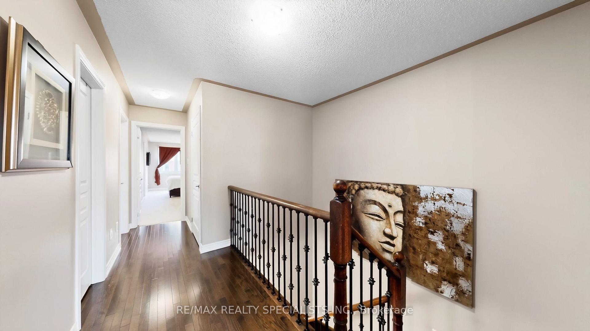 Photo 10 of 30 Pendulum Circle, Brampton, Sandringham-Wellington — HOMEH