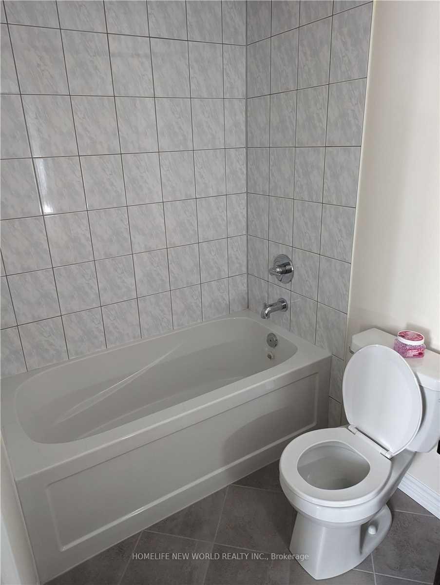 Photo 10 of 295 Danny Wheeler Boulevard, Georgina, Keswick North — HOMEH