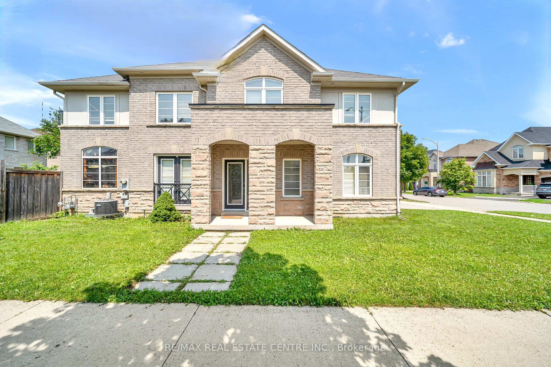 Photo 7 of 4215 Cole Crescent, Burlington, Alton — HOMEH