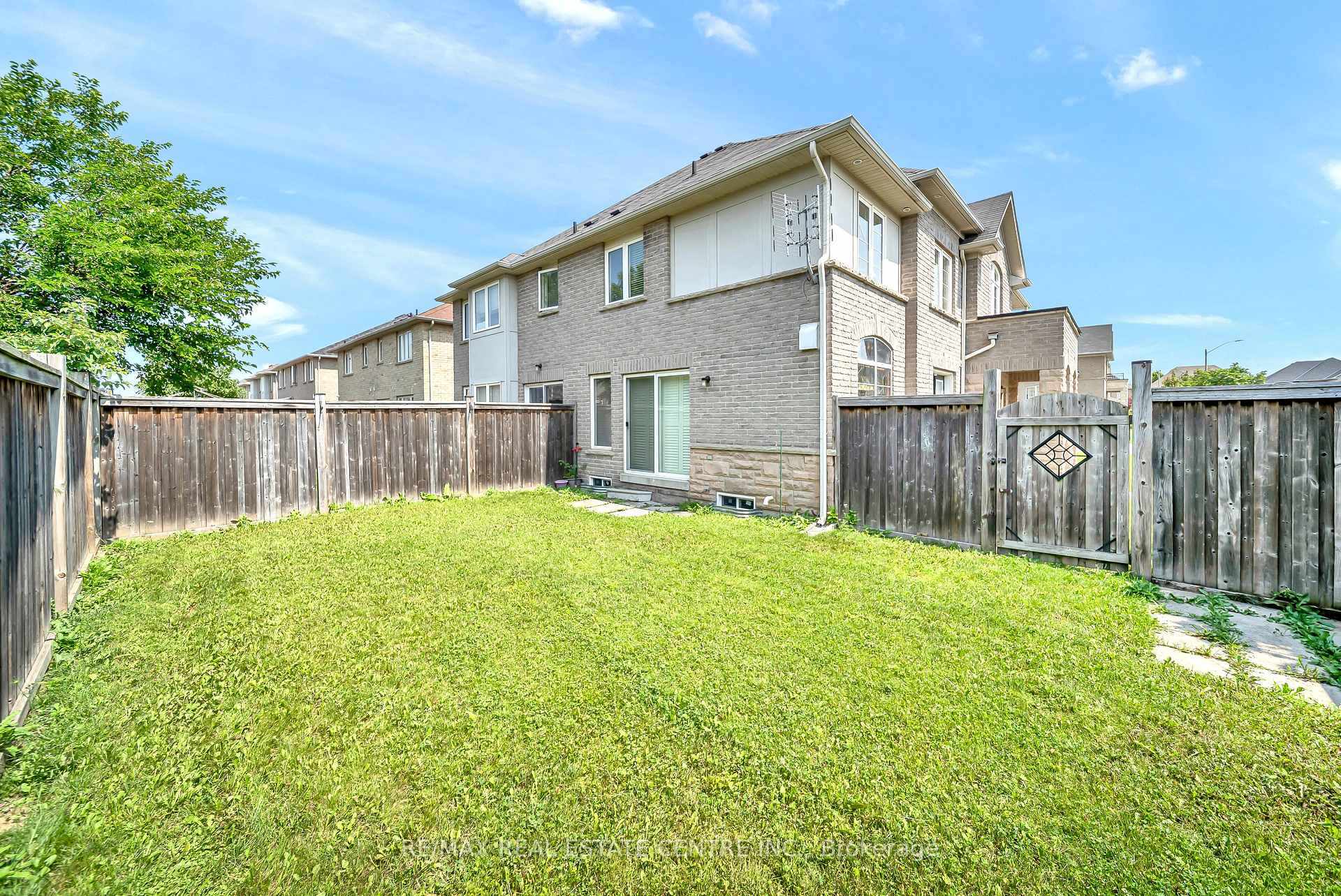 Photo 8 of 4215 Cole Crescent, Burlington, Alton — HOMEH