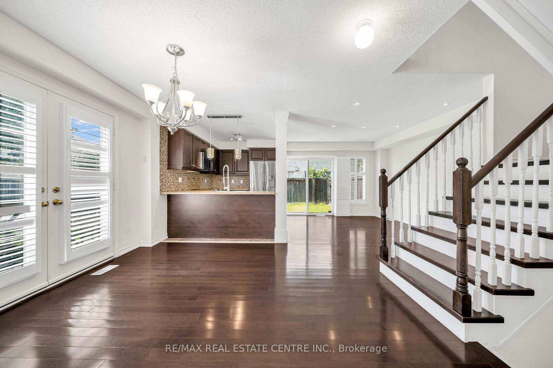 Photo 16 of 4215 Cole Crescent, Burlington, Alton — HOMEH
