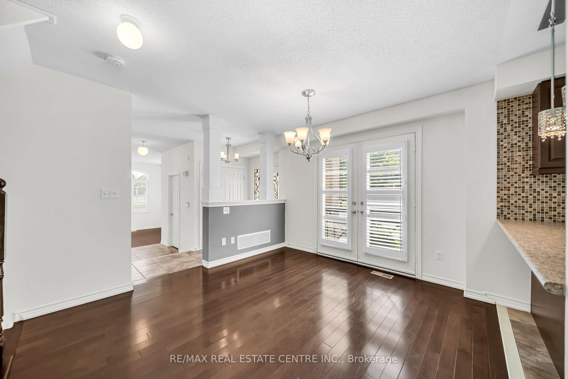 Photo 19 of 4215 Cole Crescent, Burlington, Alton — HOMEH