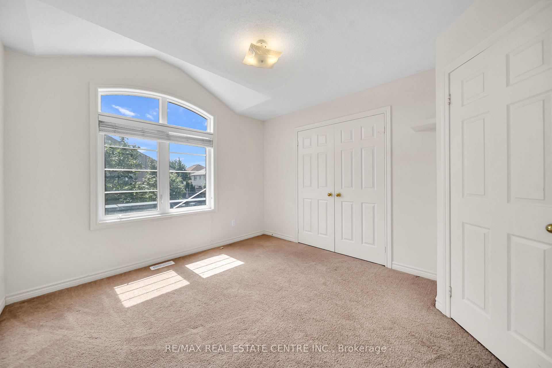 Photo 36 of 4215 Cole Crescent, Burlington, Alton — HOMEH