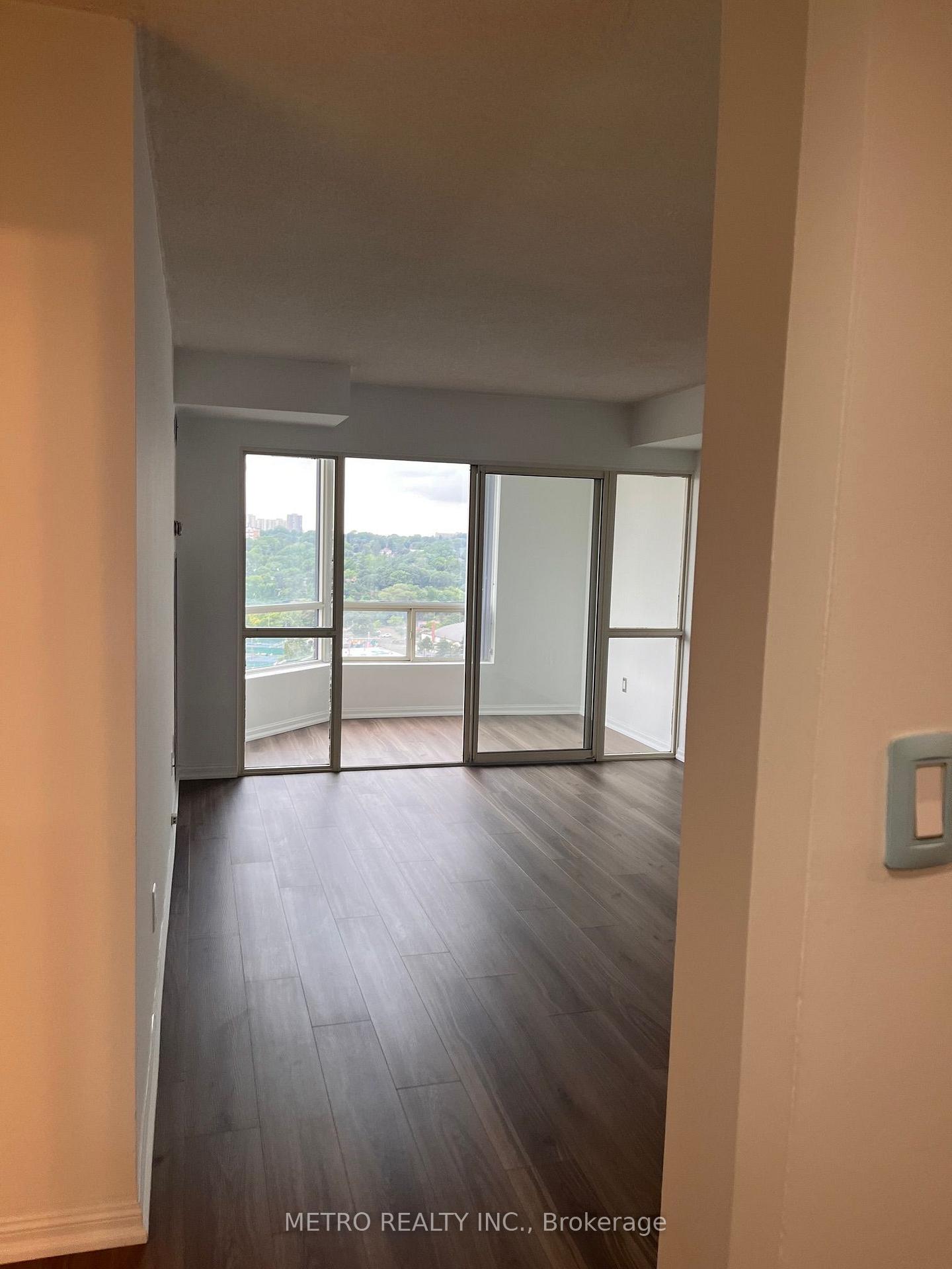 Photo 8 of Unit 1405, 1 Hickory Tree Road, North York, Weston — HOMEH