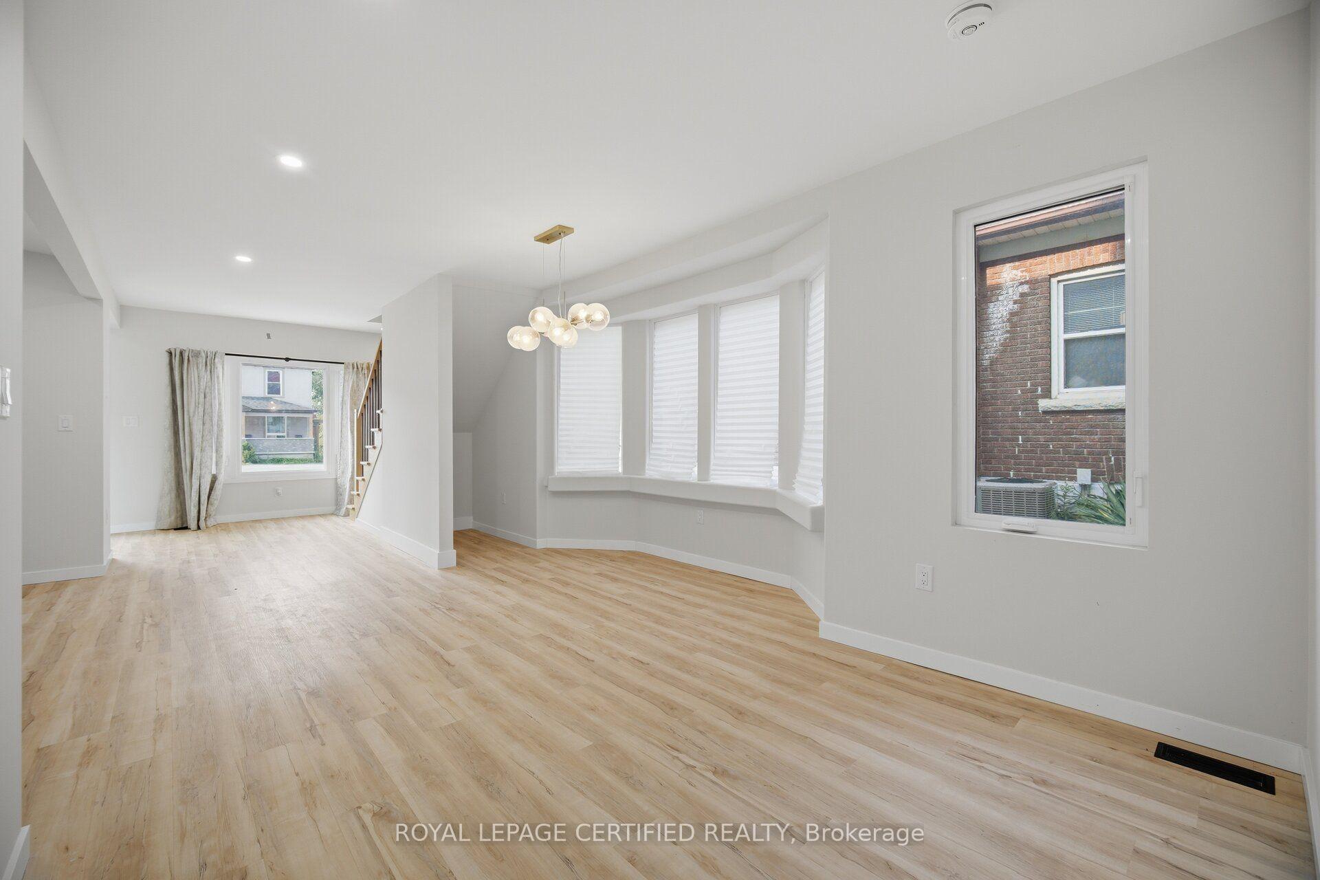Photo 10 of 5759 Robinson Street, Niagara Falls, Dorchester — HOMEH