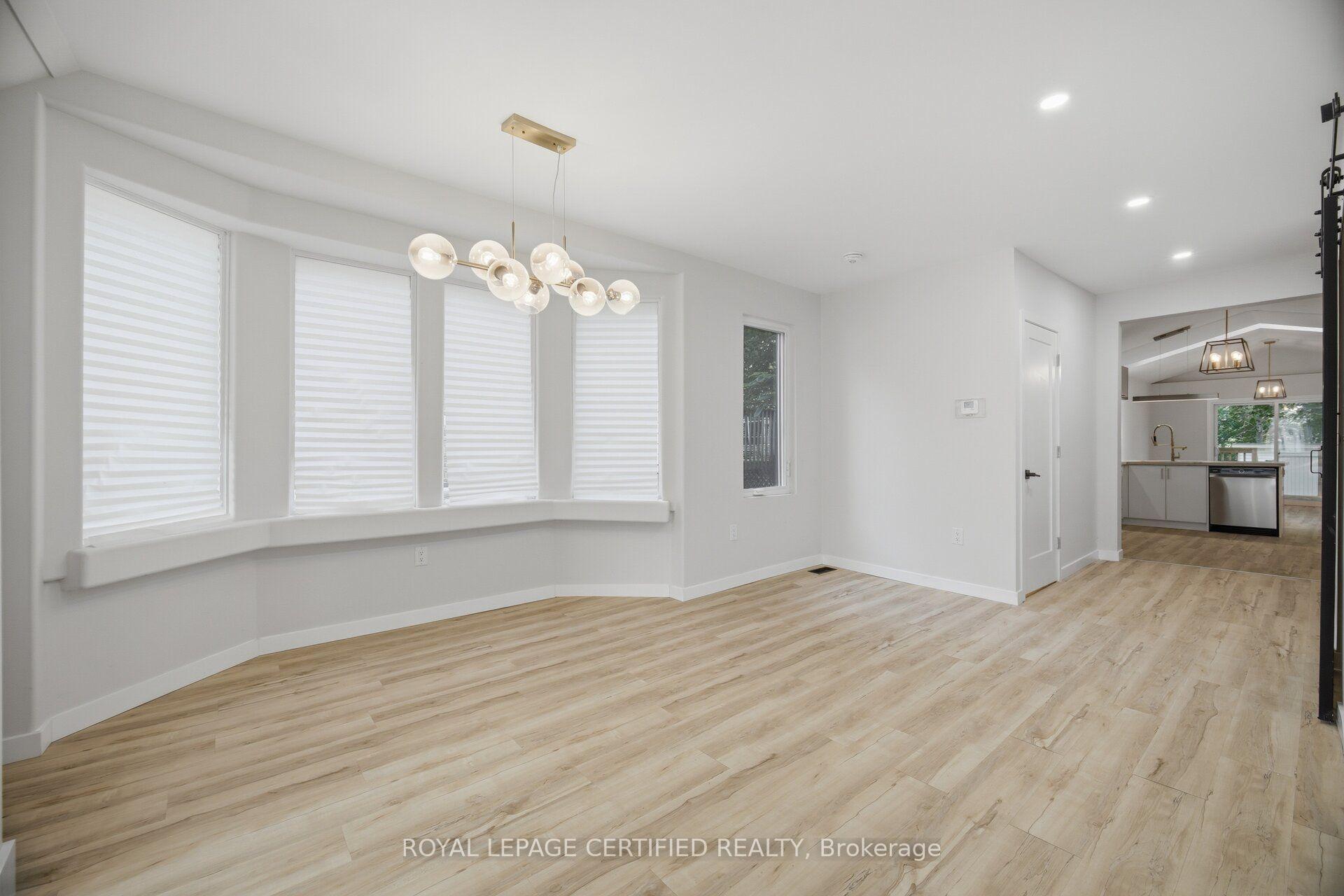 Photo 11 of 5759 Robinson Street, Niagara Falls, Dorchester — HOMEH