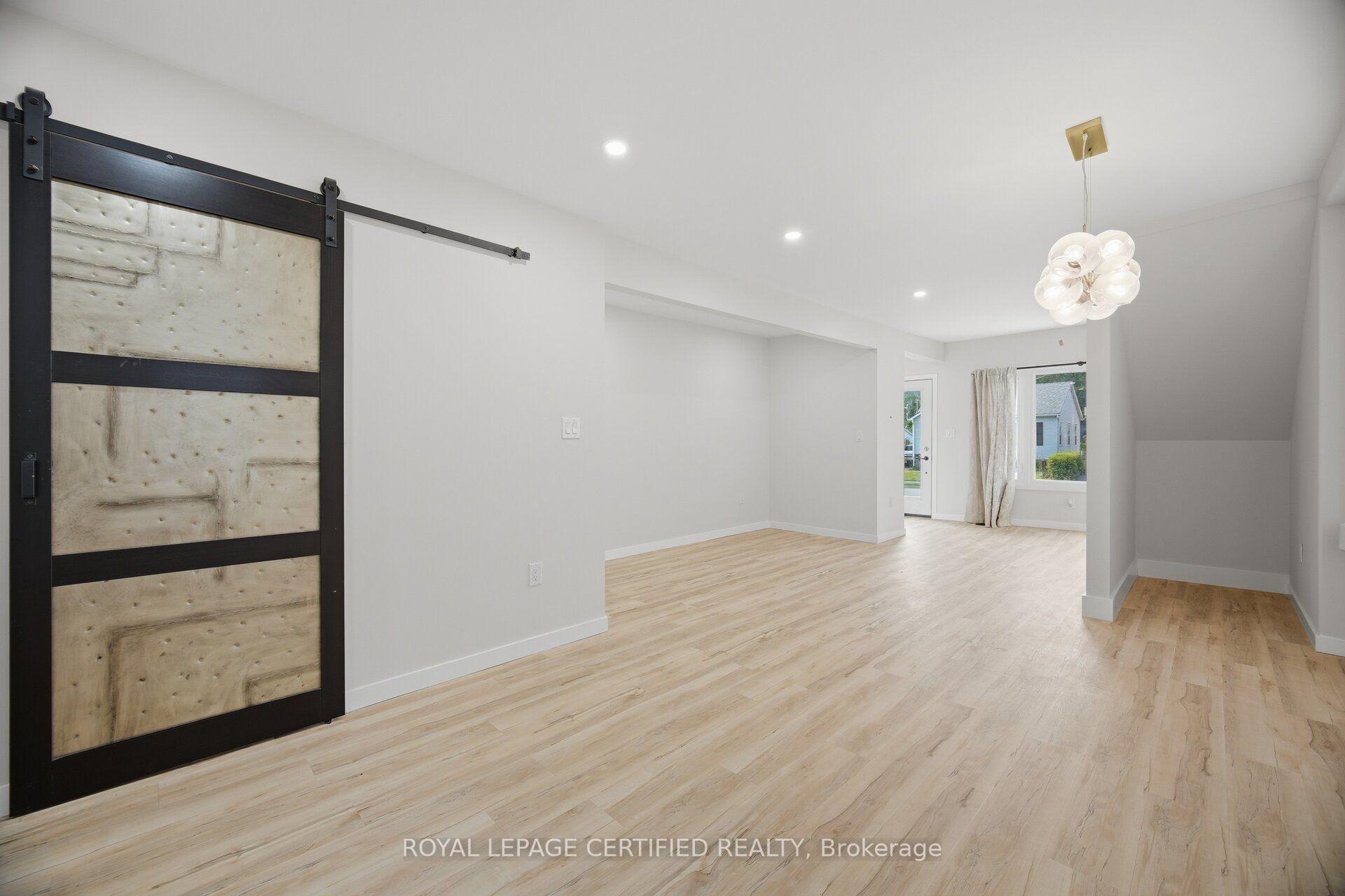 Photo 12 of 5759 Robinson Street, Niagara Falls, Dorchester — HOMEH