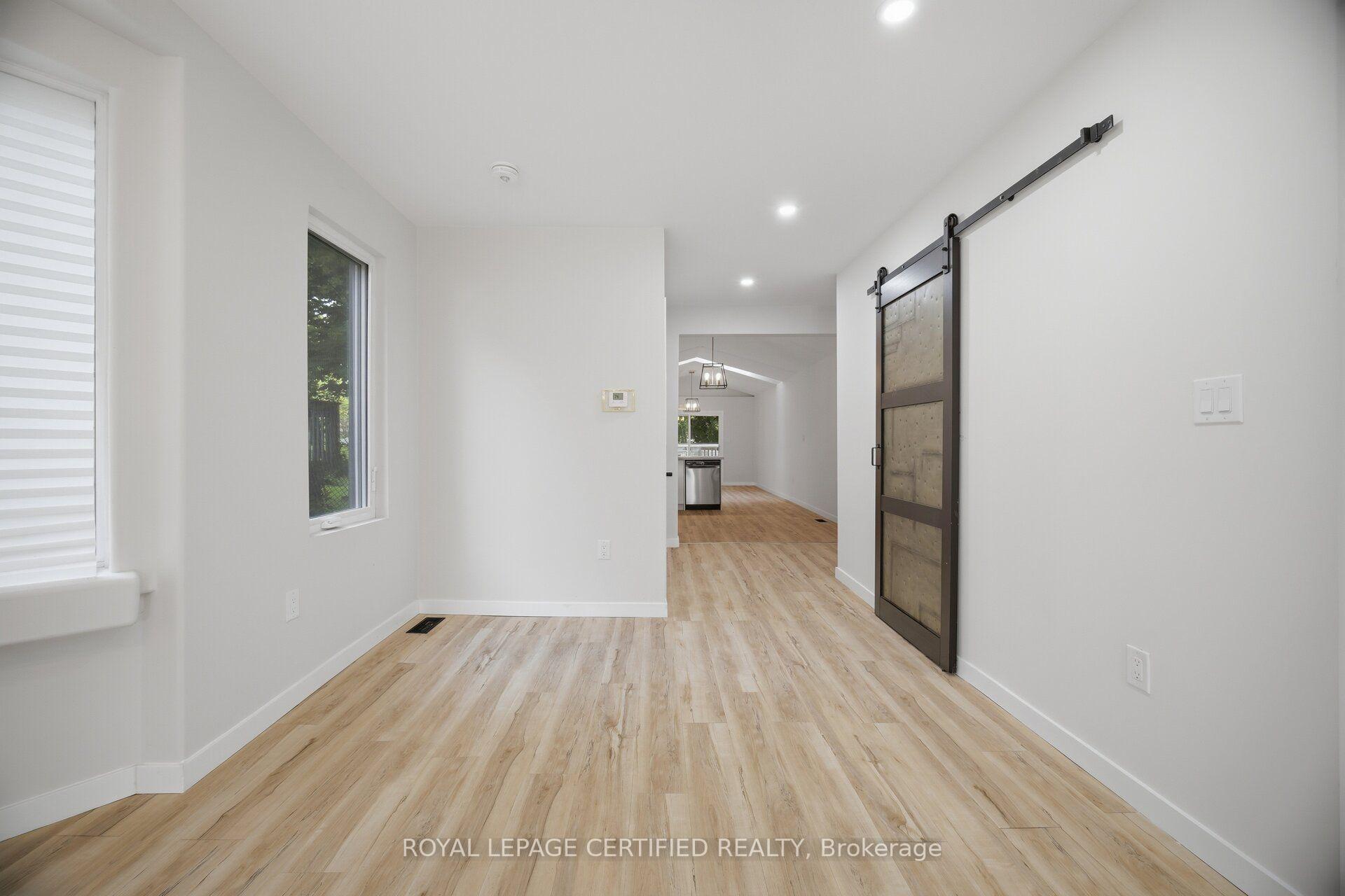 Photo 14 of 5759 Robinson Street, Niagara Falls, Dorchester — HOMEH