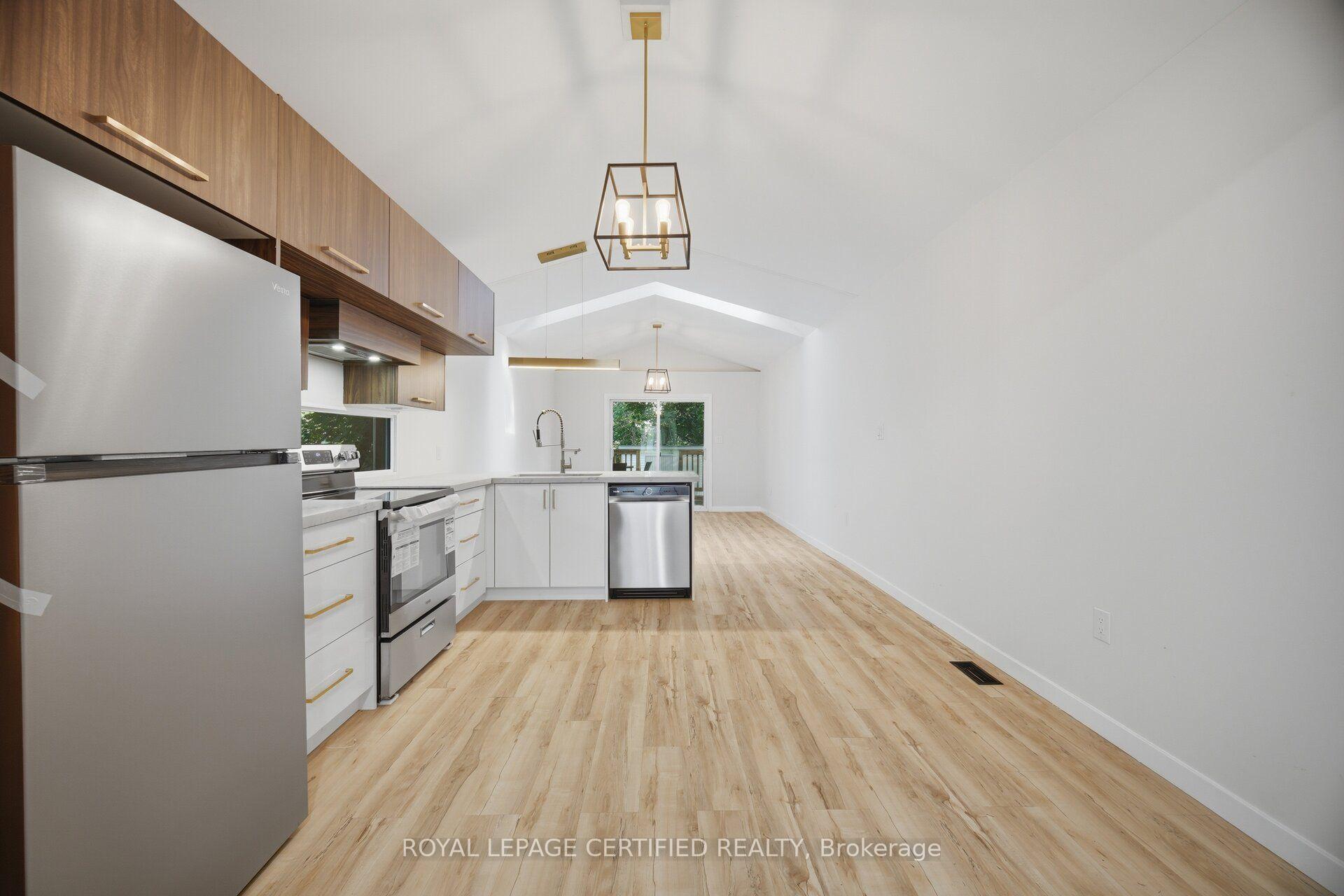 Photo 19 of 5759 Robinson Street, Niagara Falls, Dorchester — HOMEH