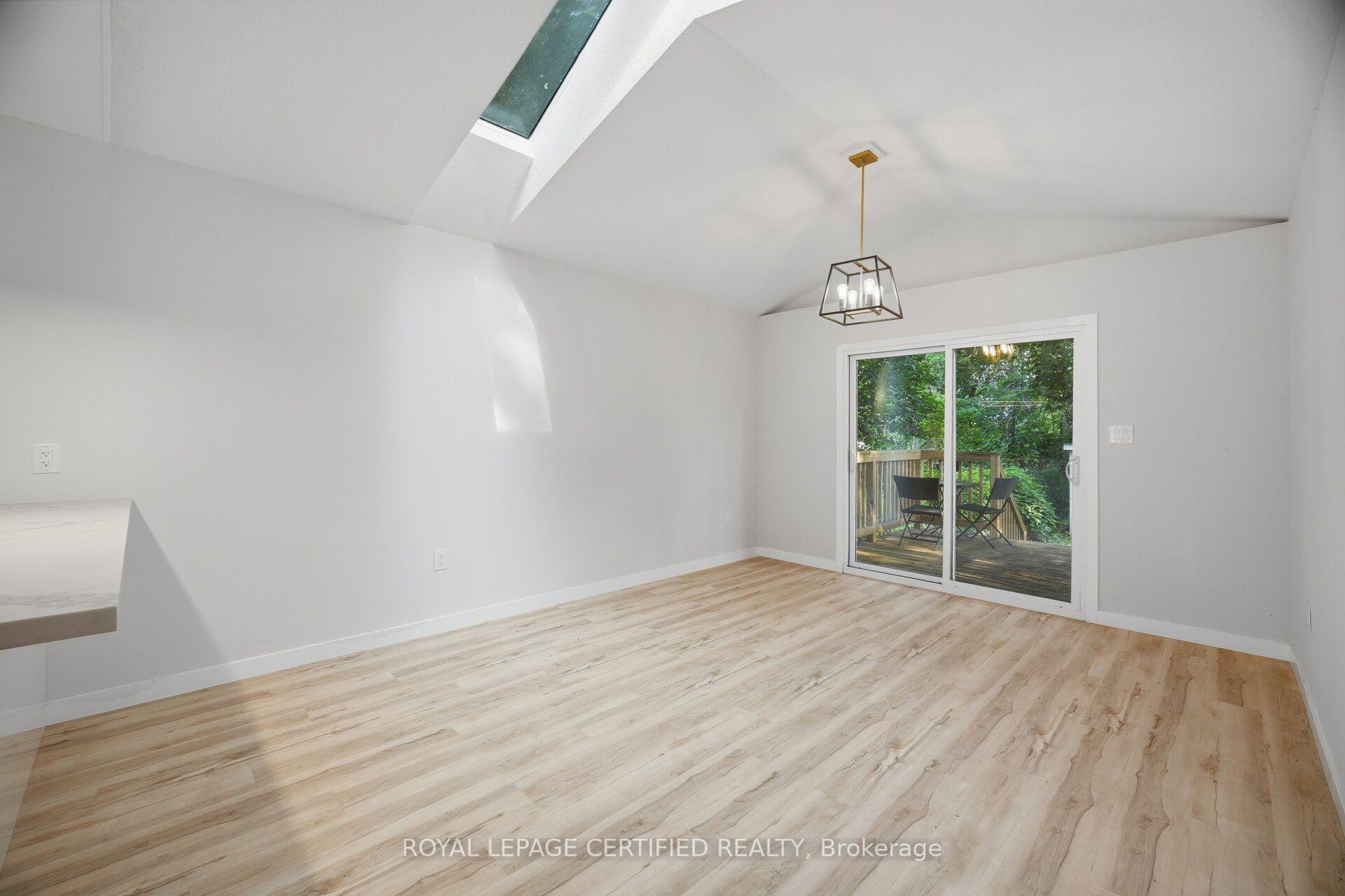 Photo 21 of 5759 Robinson Street, Niagara Falls, Dorchester — HOMEH