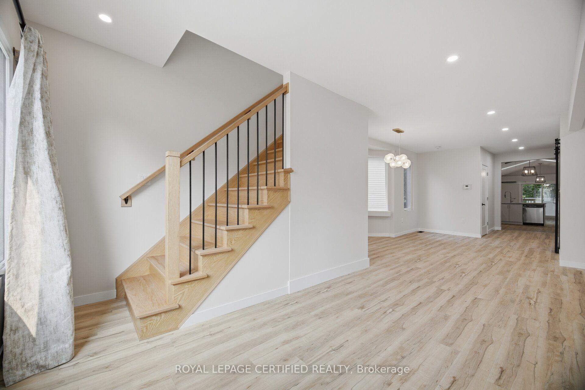 Photo 27 of 5759 Robinson Street, Niagara Falls, Dorchester — HOMEH