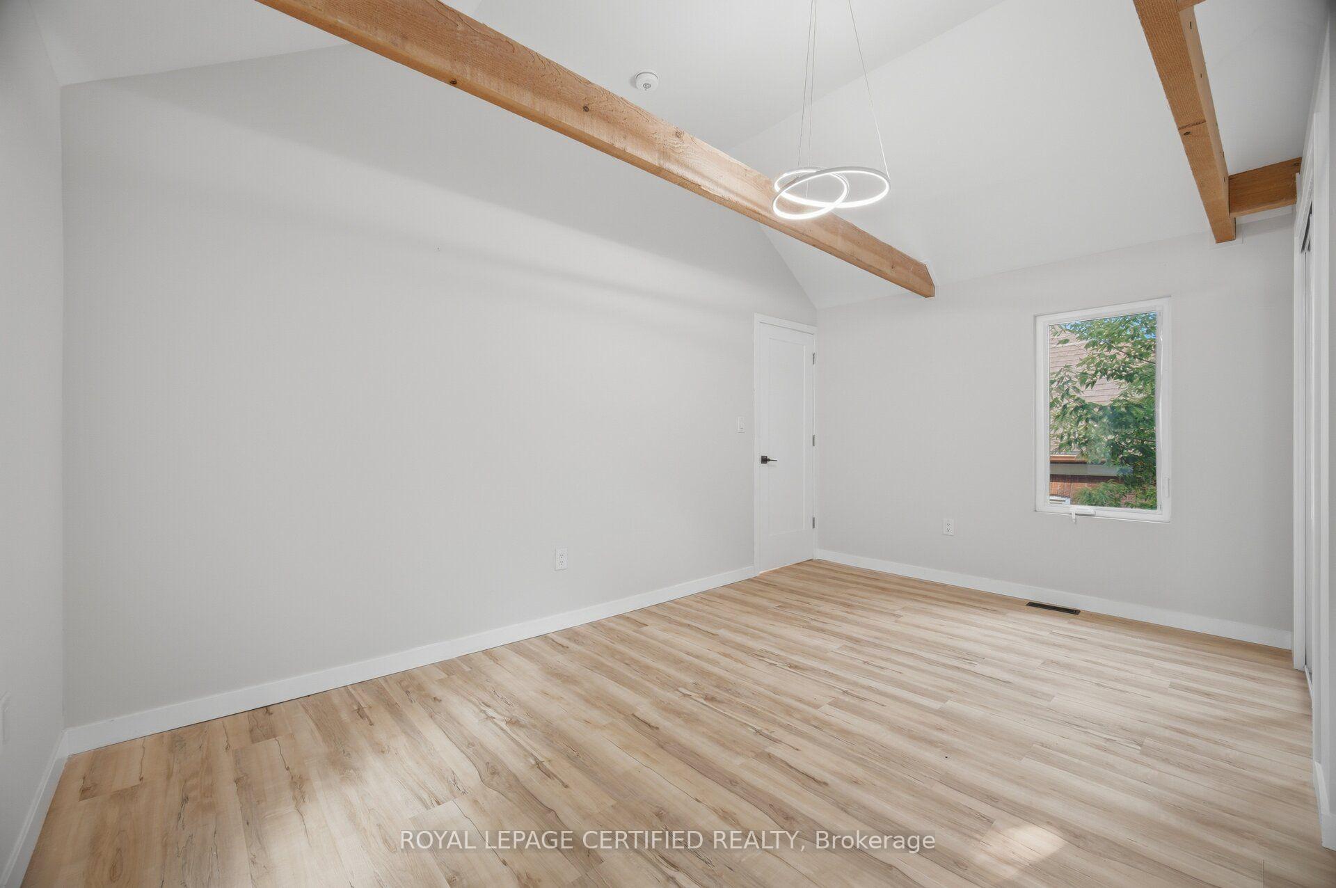 Photo 32 of 5759 Robinson Street, Niagara Falls, Dorchester — HOMEH