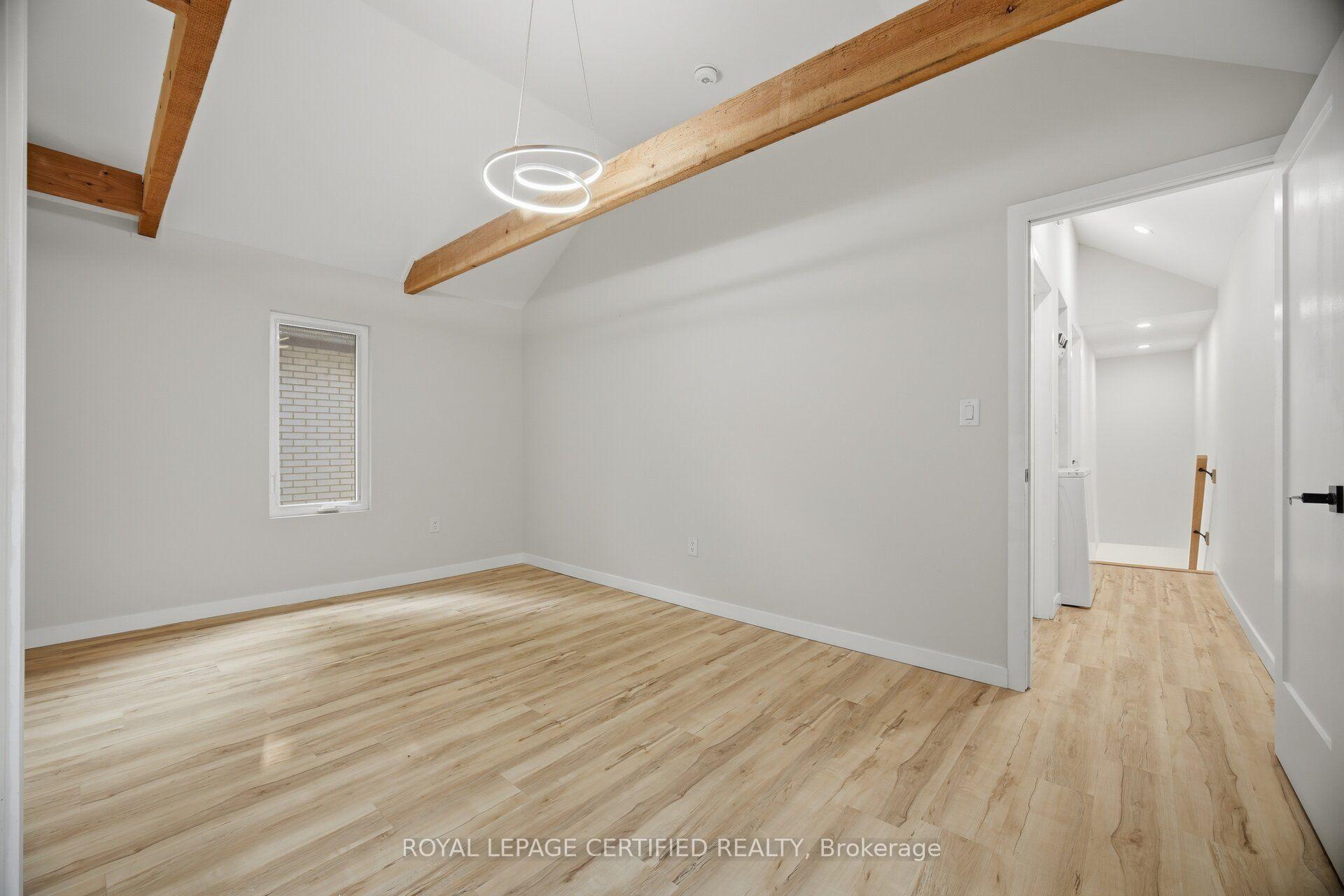 Photo 33 of 5759 Robinson Street, Niagara Falls, Dorchester — HOMEH