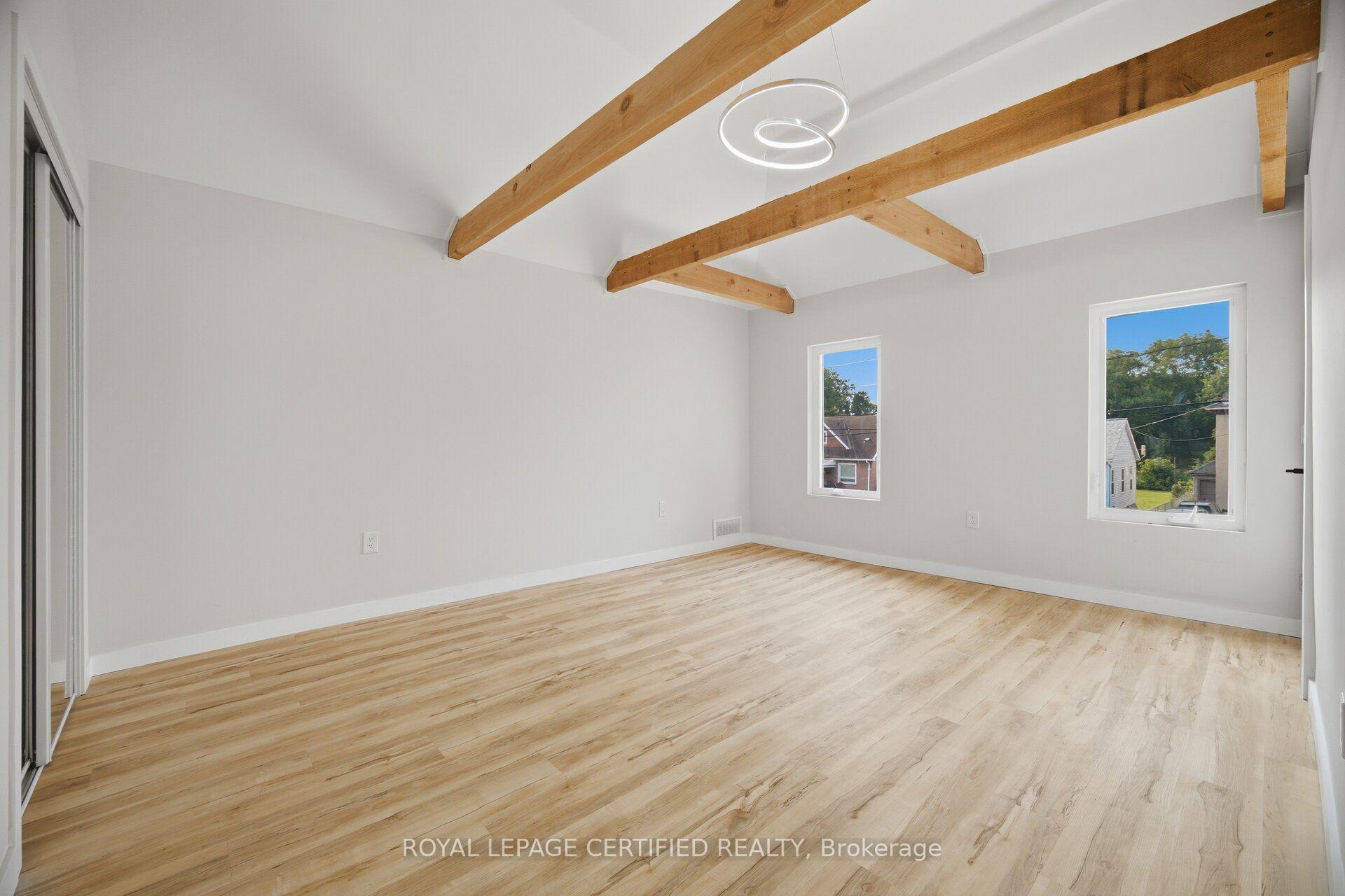 Photo 35 of 5759 Robinson Street, Niagara Falls, Dorchester — HOMEH