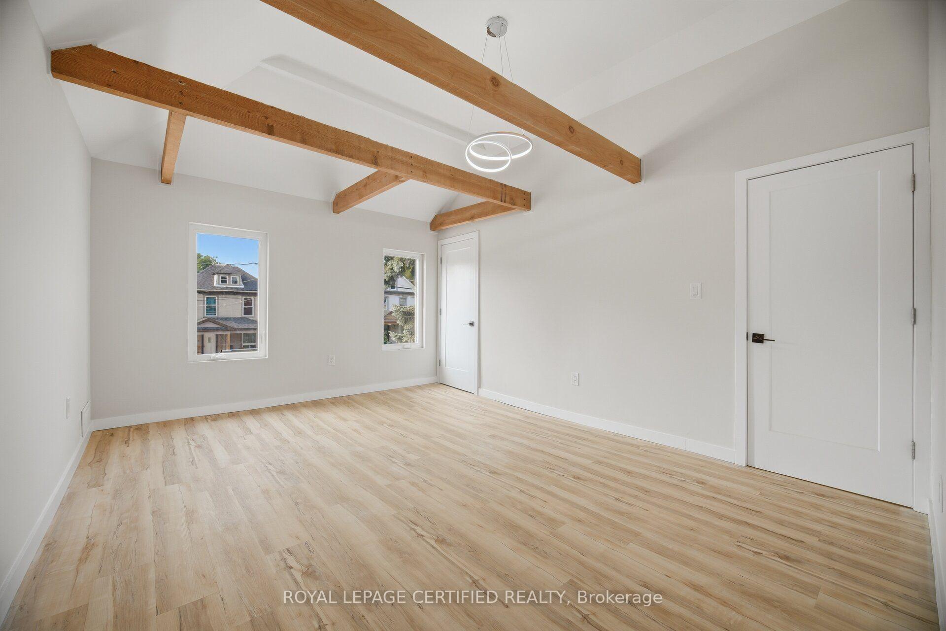 Photo 36 of 5759 Robinson Street, Niagara Falls, Dorchester — HOMEH