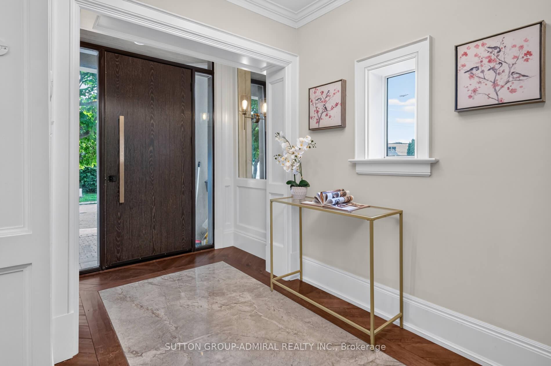 Photo 3 of 63 Westbury Crescent, Toronto, Keelesdale-Eglinton West — HOMEH