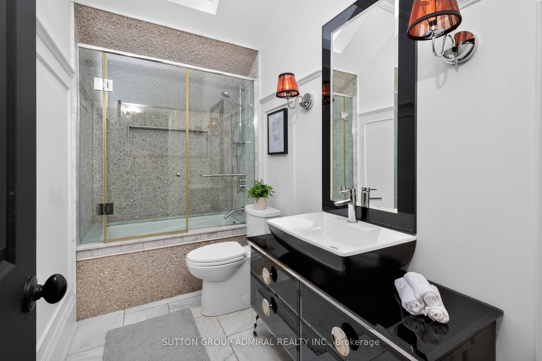 Photo 20 of 63 Westbury Crescent, Toronto, Keelesdale-Eglinton West — HOMEH
