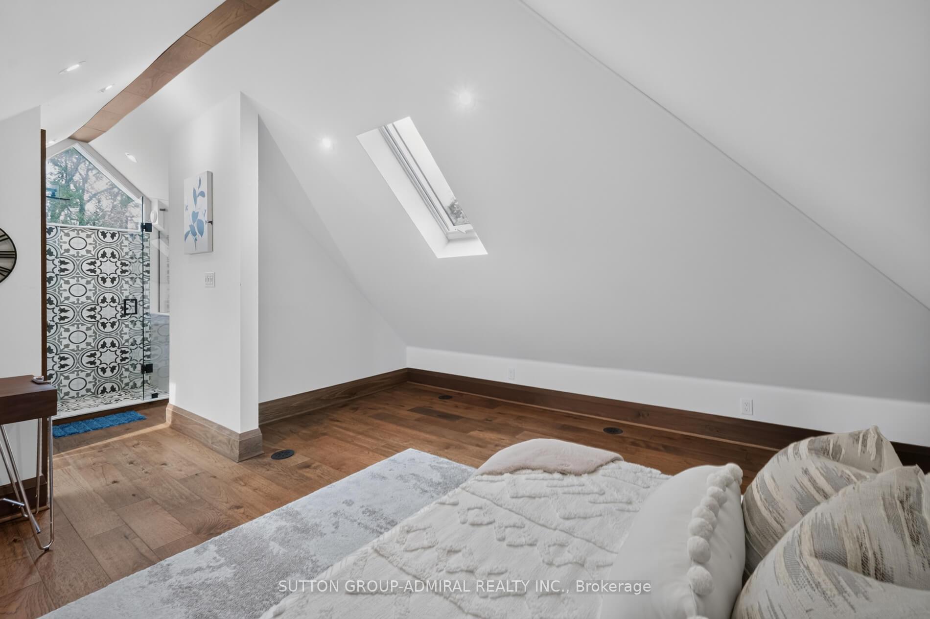 Photo 22 of 63 Westbury Crescent, Toronto, Keelesdale-Eglinton West — HOMEH