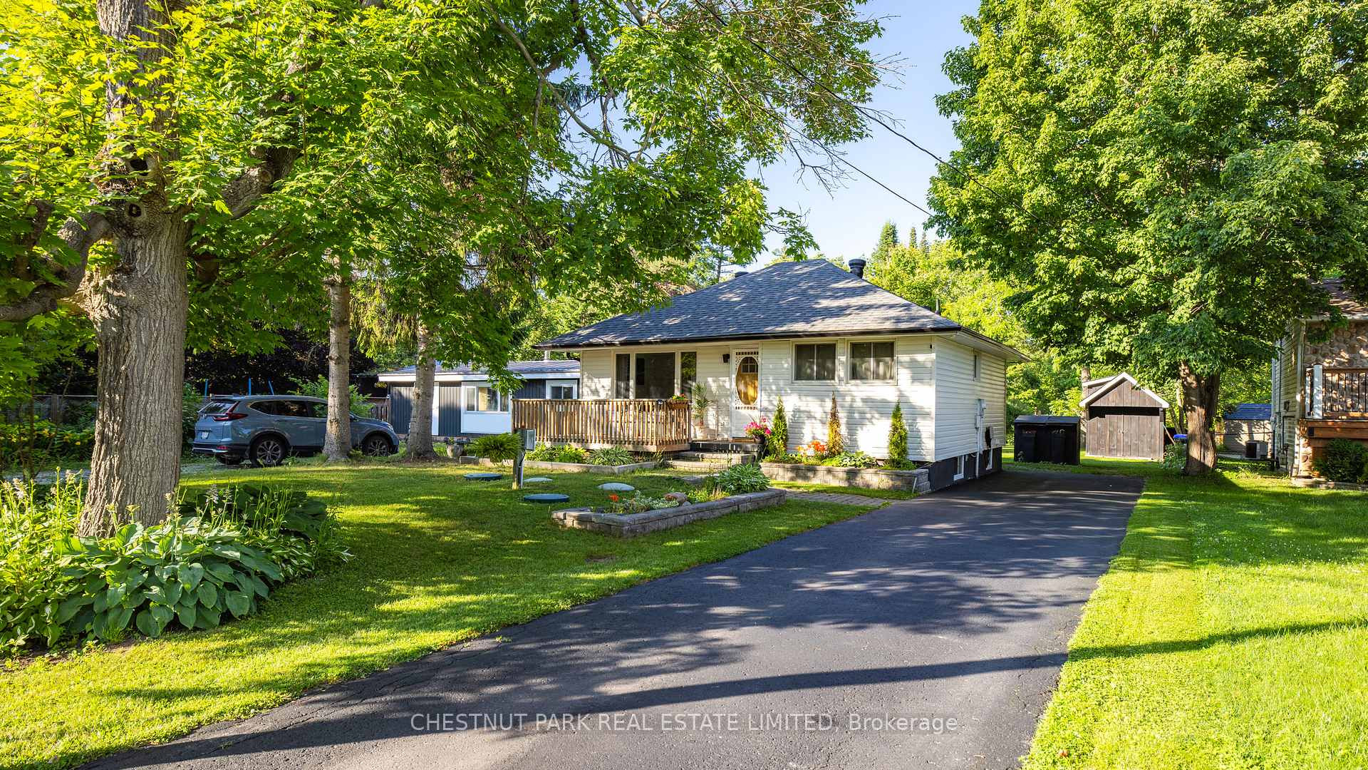 Photo of 47 Lakeshore Road W