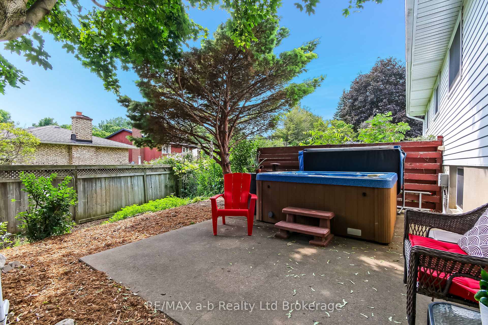 Photo 6 of 45 Carlyle Place, Kitchener, Brigadoon — HOMEH