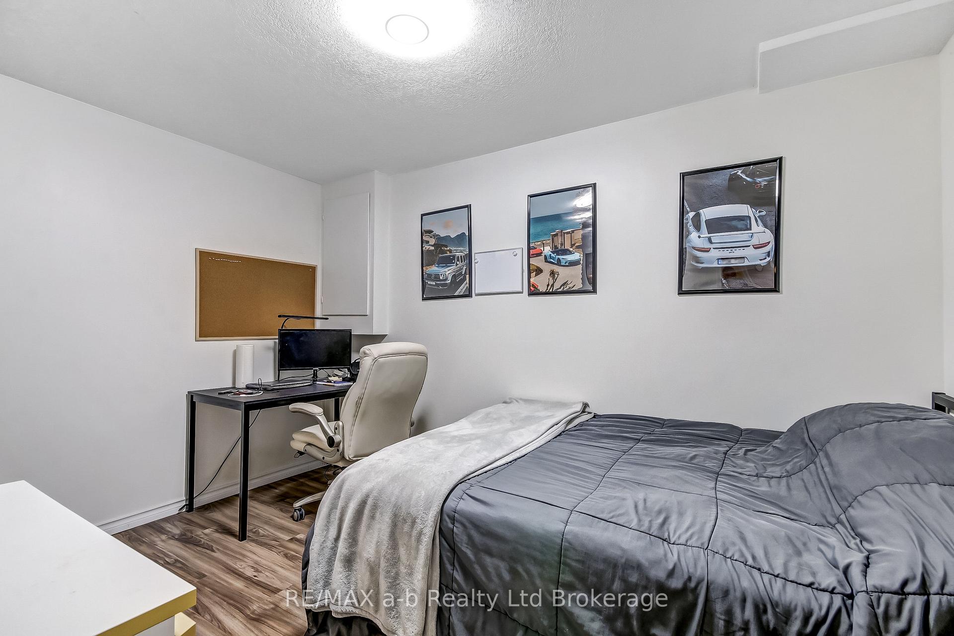 Photo 22 of 45 Carlyle Place, Kitchener, Brigadoon — HOMEH