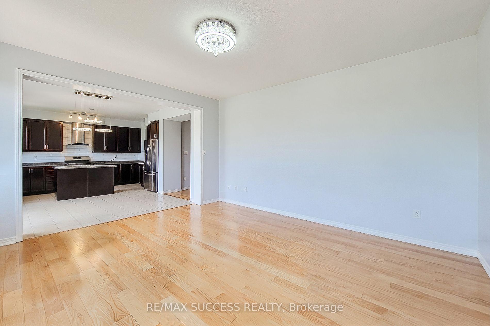 Photo 37 of 2 Turnbull Drive, Brantford, Empire — HOMEH