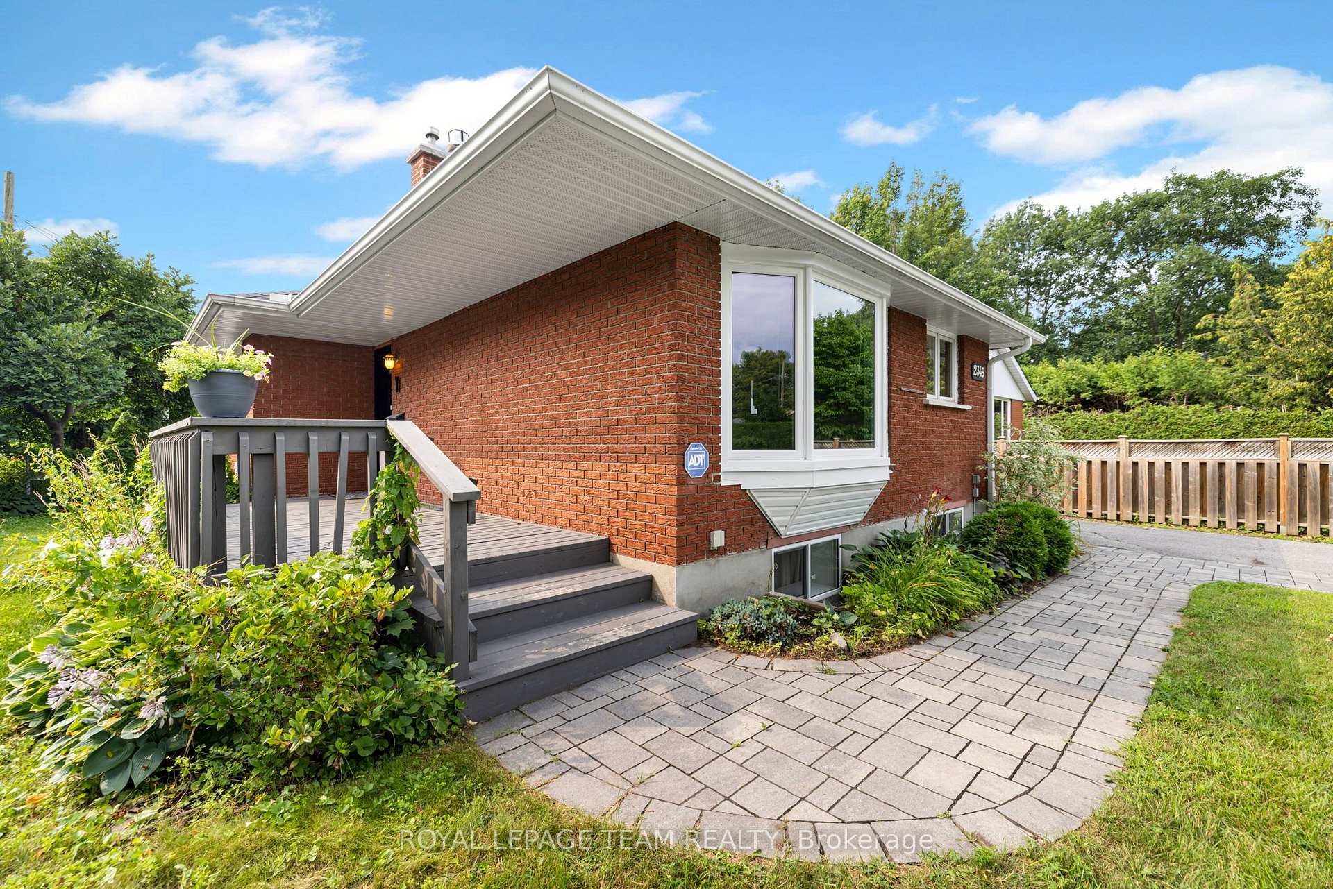 Photo 6 of 2349 Edwin Crescent, Ottawa, Queensway Terrace South/Ridgeview — HOMEH