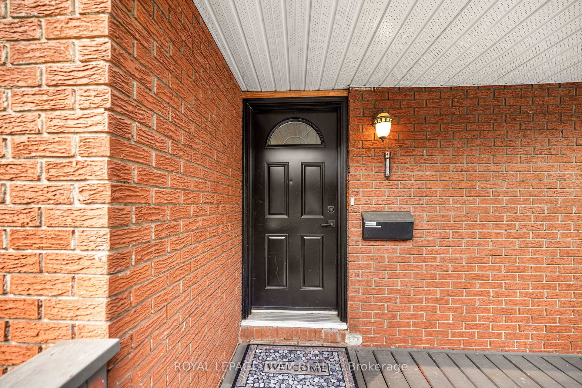 Photo 7 of 2349 Edwin Crescent, Ottawa, Queensway Terrace South/Ridgeview — HOMEH