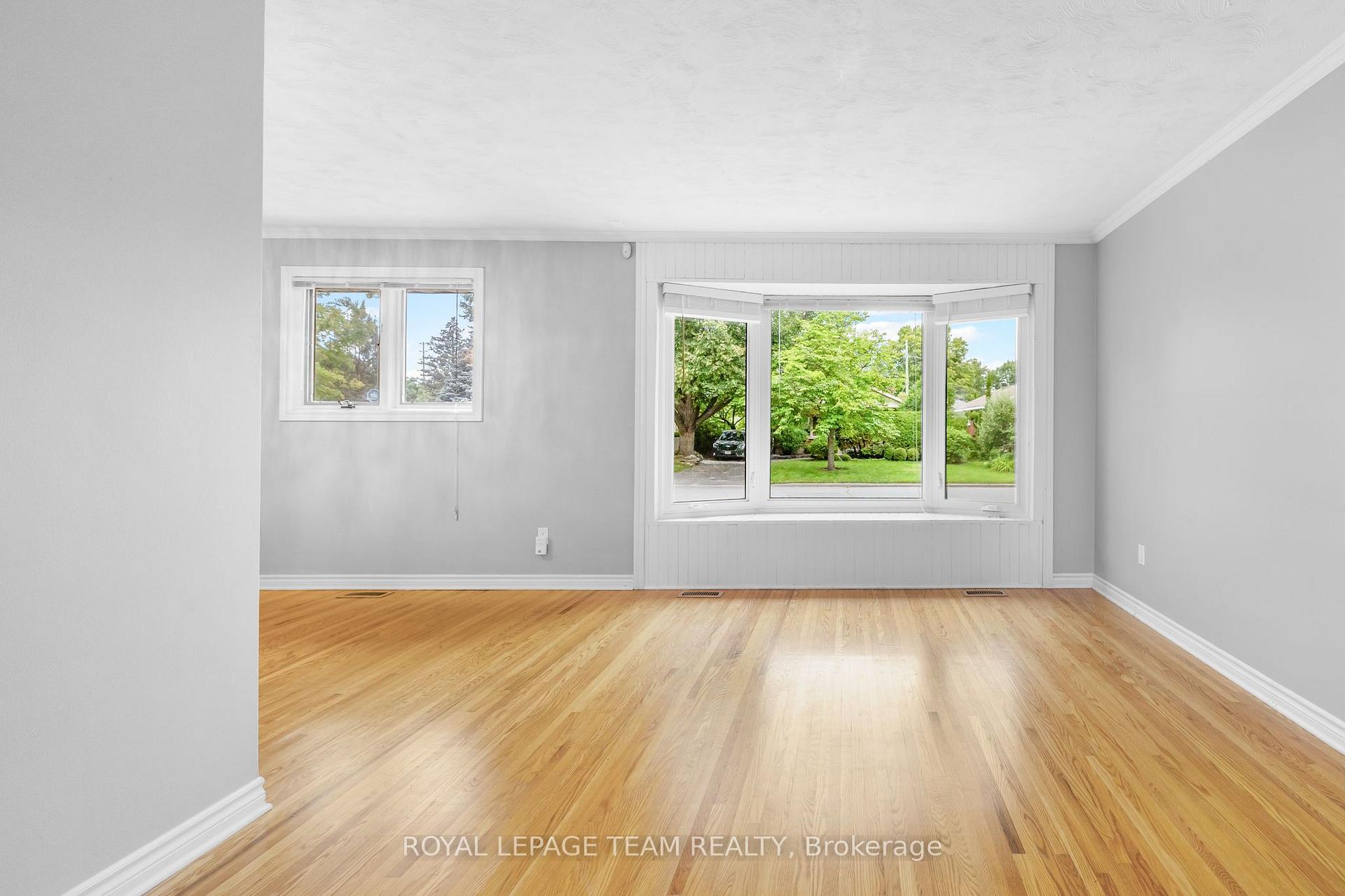 Photo 10 of 2349 Edwin Crescent, Ottawa, Queensway Terrace South/Ridgeview — HOMEH