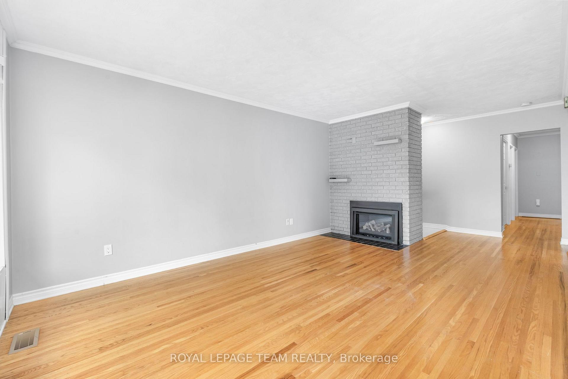 Photo 14 of 2349 Edwin Crescent, Ottawa, Queensway Terrace South/Ridgeview — HOMEH