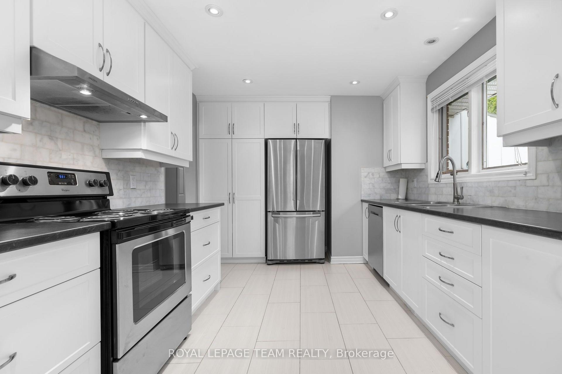 Photo 18 of 2349 Edwin Crescent, Ottawa, Queensway Terrace South/Ridgeview — HOMEH