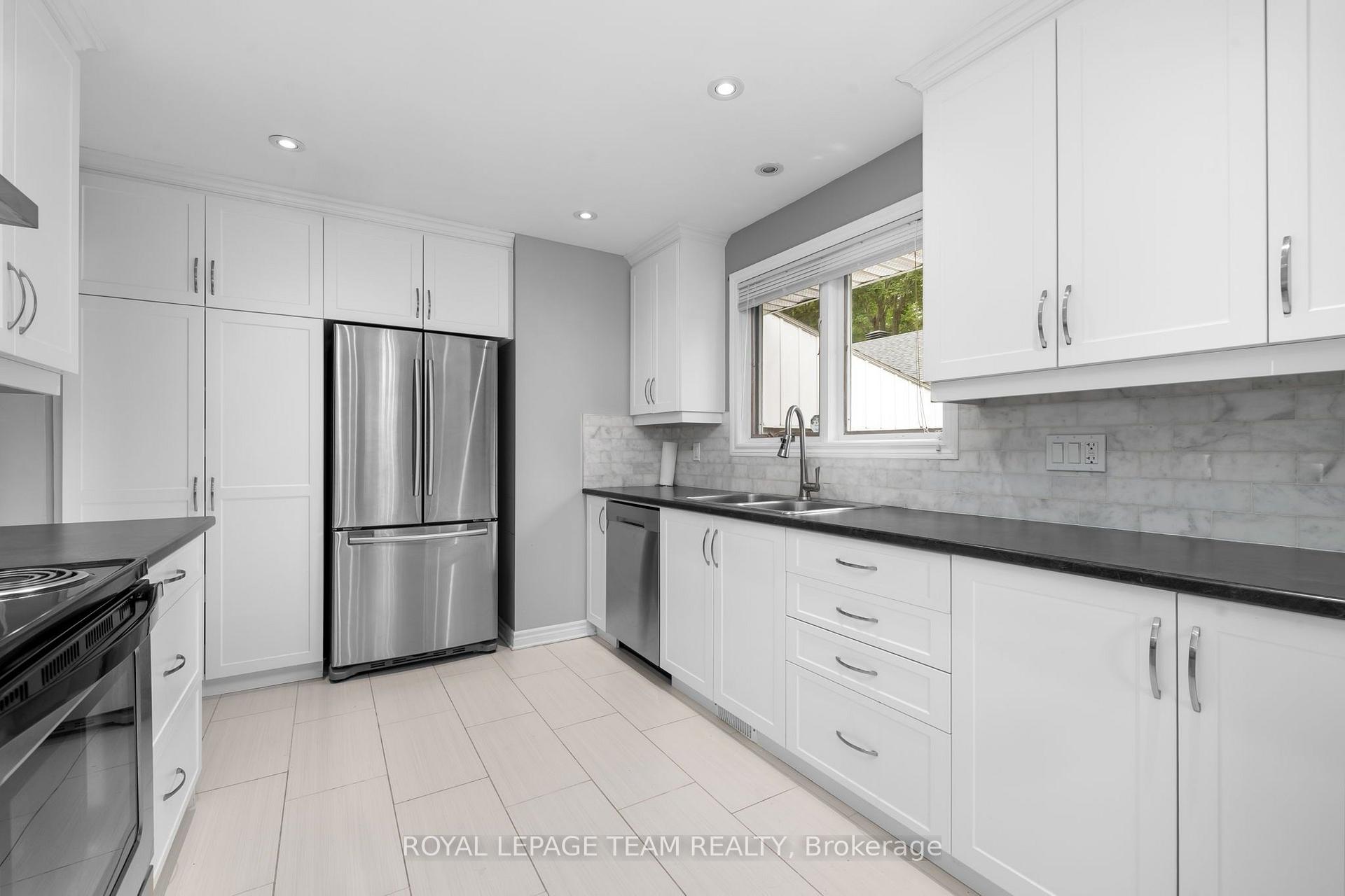 Photo 19 of 2349 Edwin Crescent, Ottawa, Queensway Terrace South/Ridgeview — HOMEH
